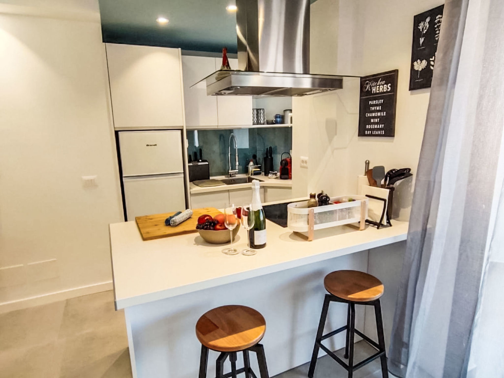 Ruhige, charmant renovierte Wohnung, Terrasse, P - Binnen