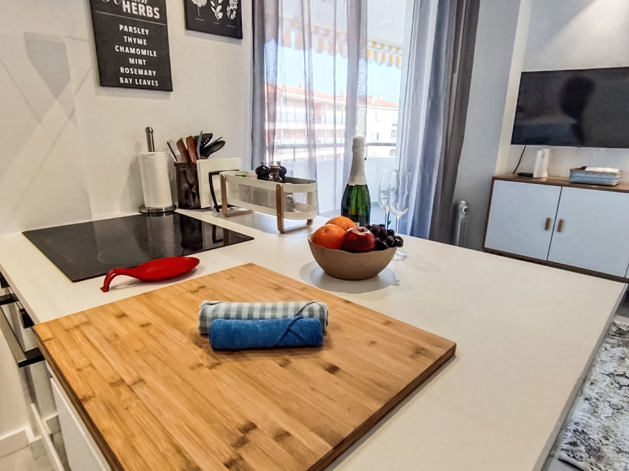 Ruhige, charmant renovierte Wohnung, Terrasse, P - Binnen