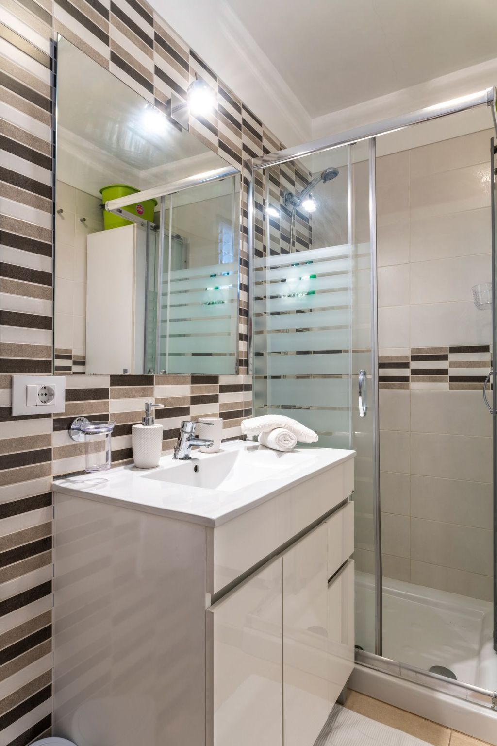 Photo of ruhige, charmant renovierte Wohnung, Terrasse, P