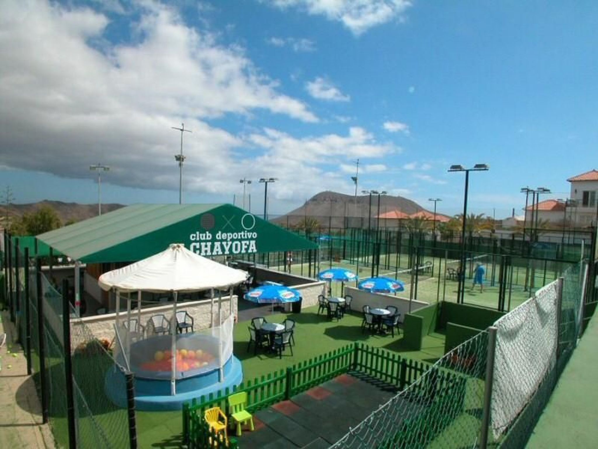 Penthouse Vistamar mit beheiztem Gemeinschaftspool-Outside