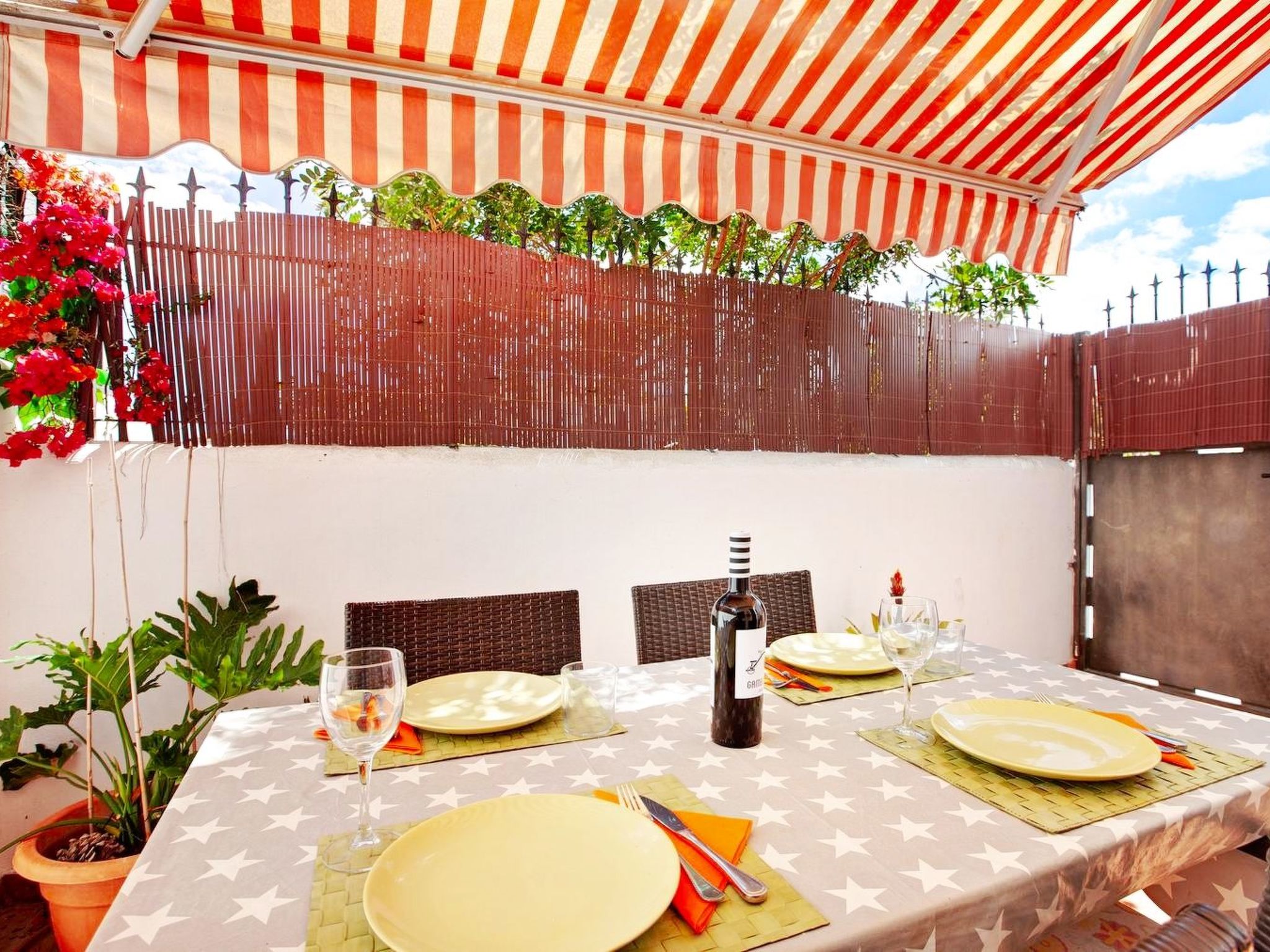 Casa Dos Angeles-Image-tags.info