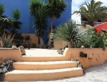 mit Terrasse