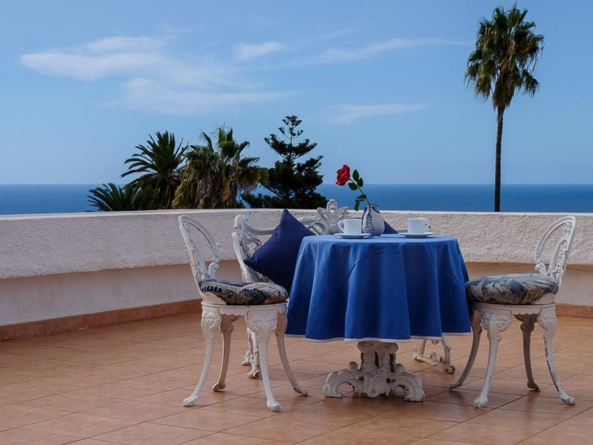 Strandnahes Haus mit Terrasse zum Sonnenuntergang — Terrace (5 of 26)