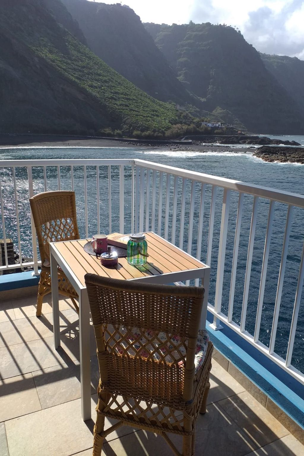 In Mesa Del Mar mit Offenem Balkon-Binnen