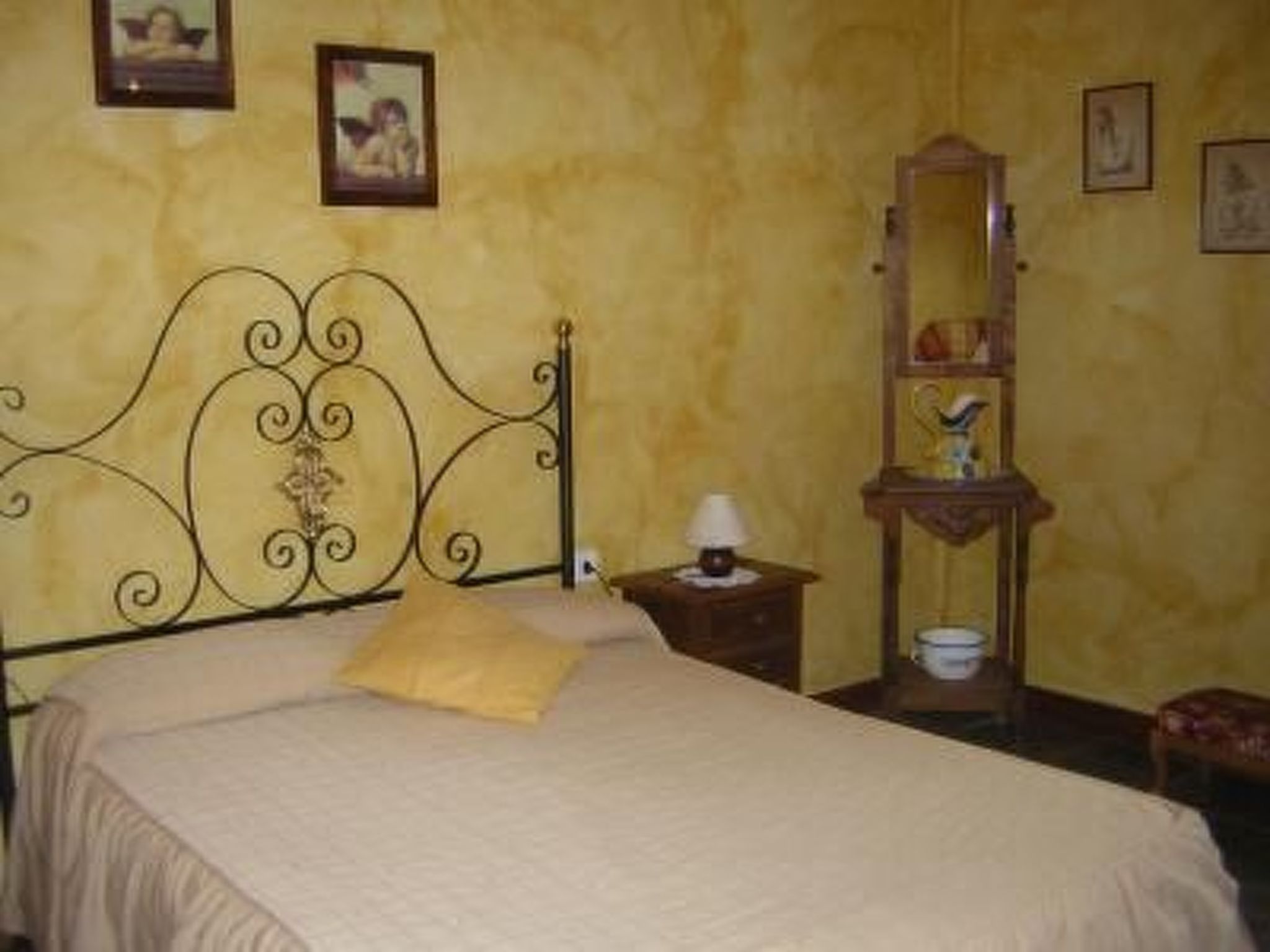 Typisches kanarisches Häuschen mit Terrasse und Grill