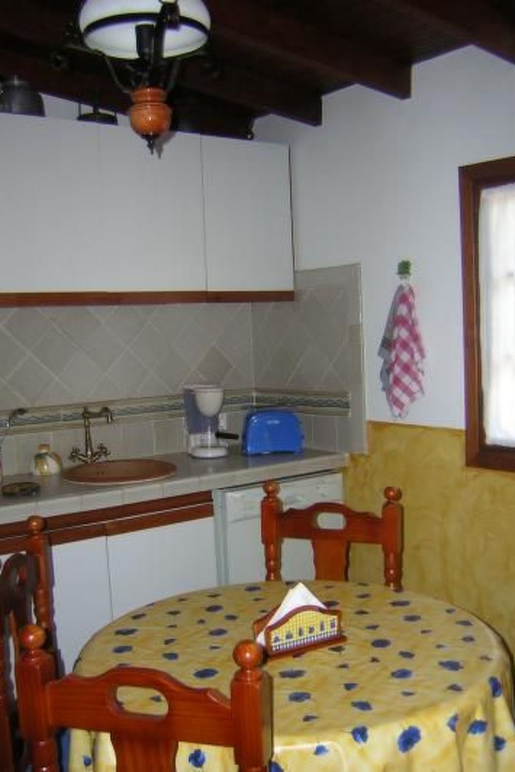 Typisches kanarisches Häuschen mit Terrasse und Grill-Drinnen