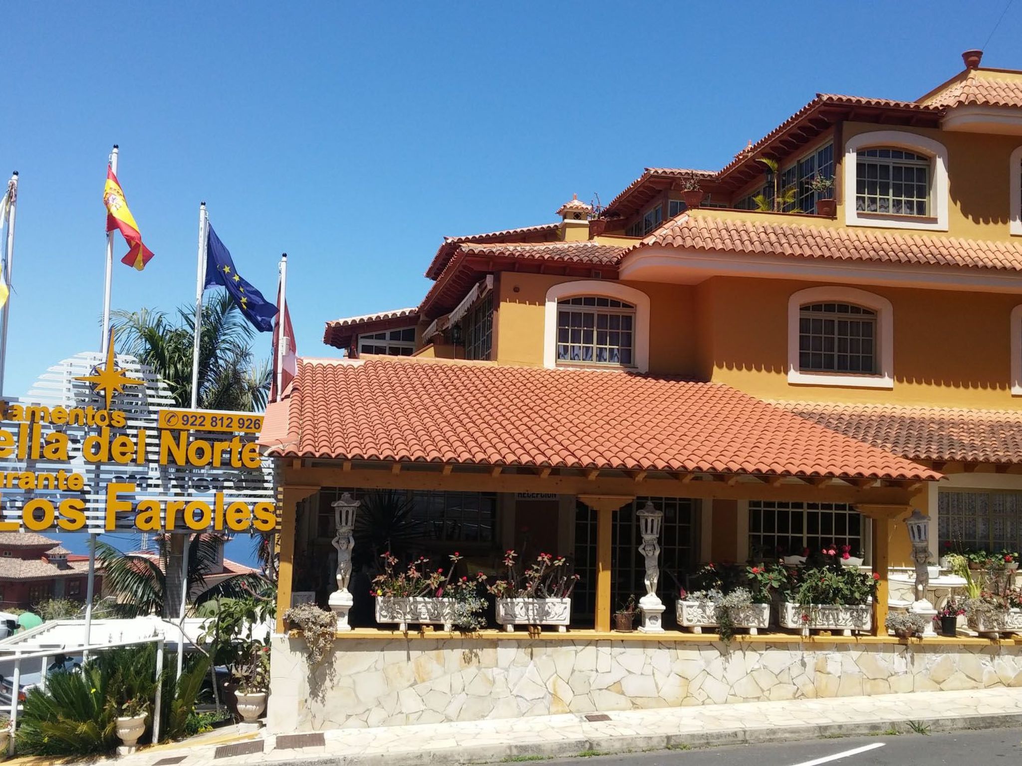 Deluxe Familiensuite mit 2 Schlafzimmern und Meerblick-Outside