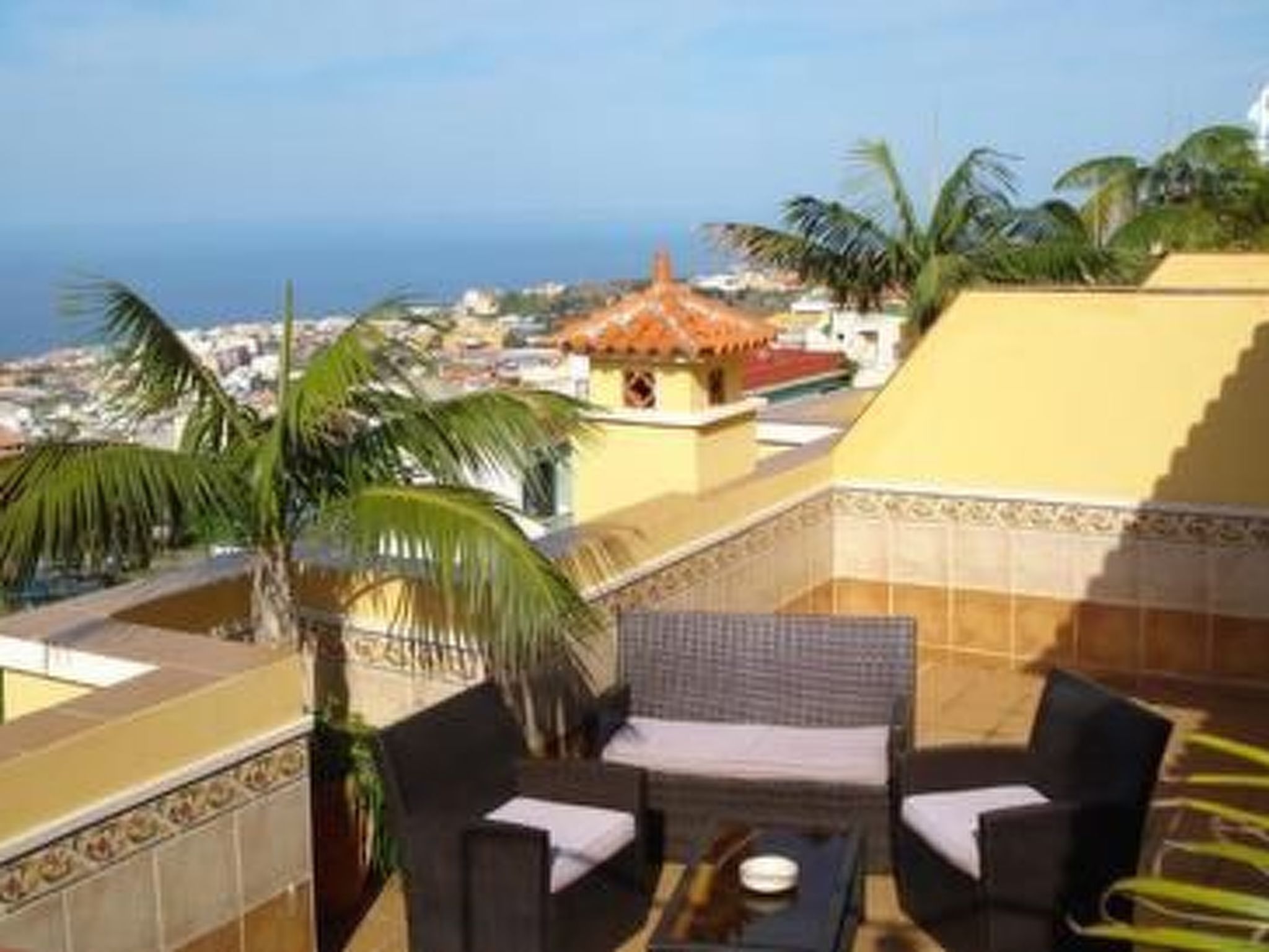 Superior 1-Zimmer-Wohnung mit Terrasse und Meerblick