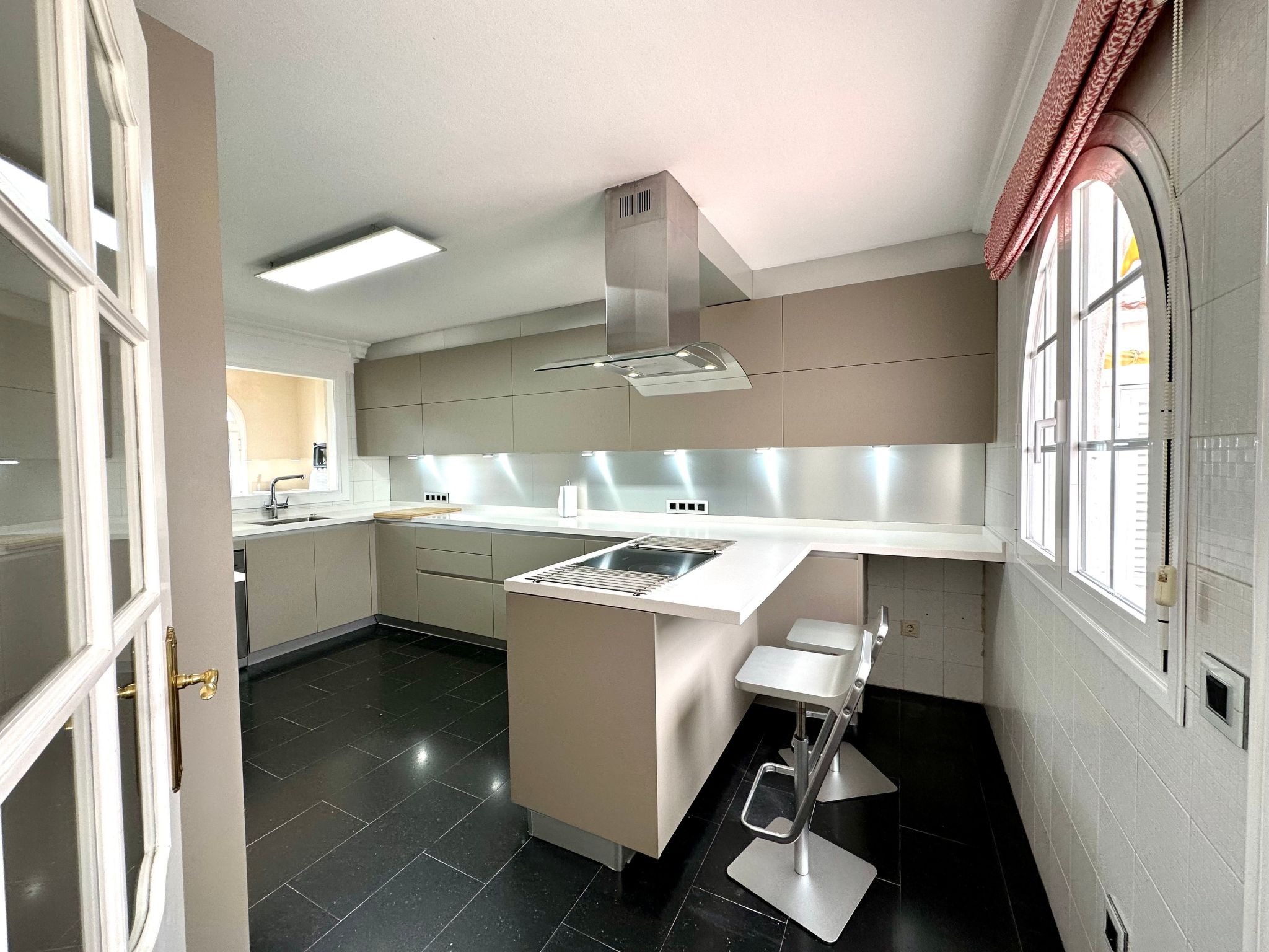 Prime atic Rosaleda-Inside