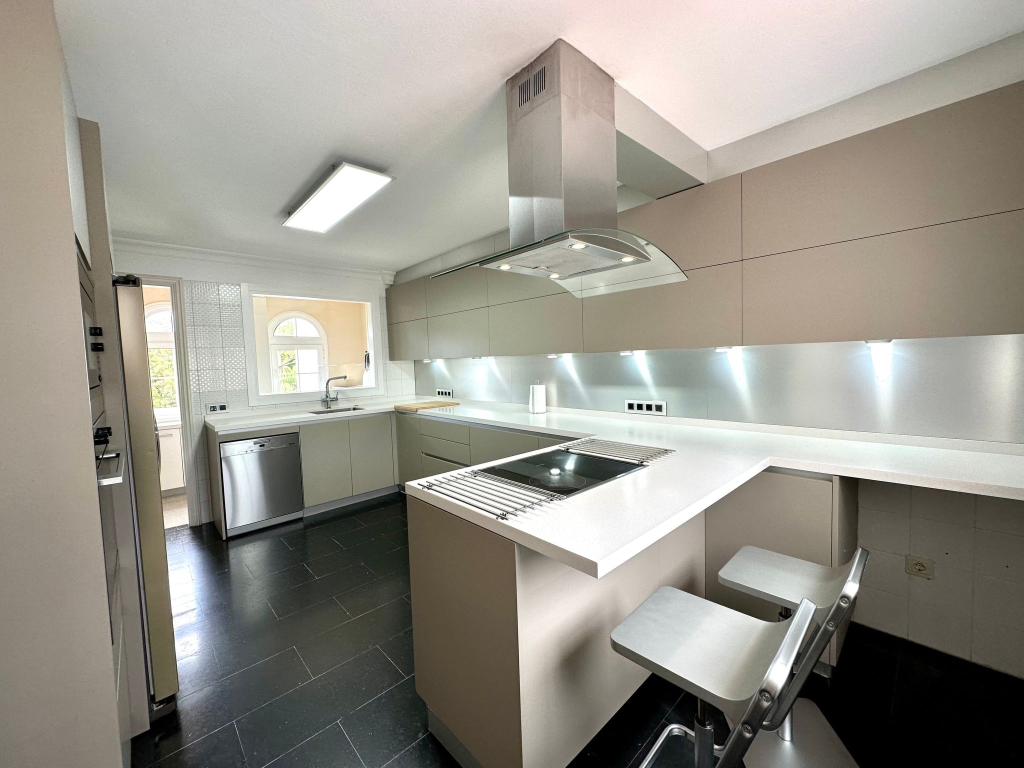 Prime atic Rosaleda-Inside