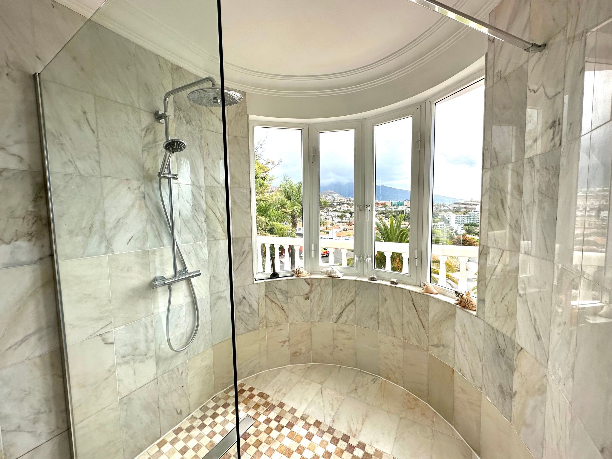 Prime atic Rosaleda-Outside