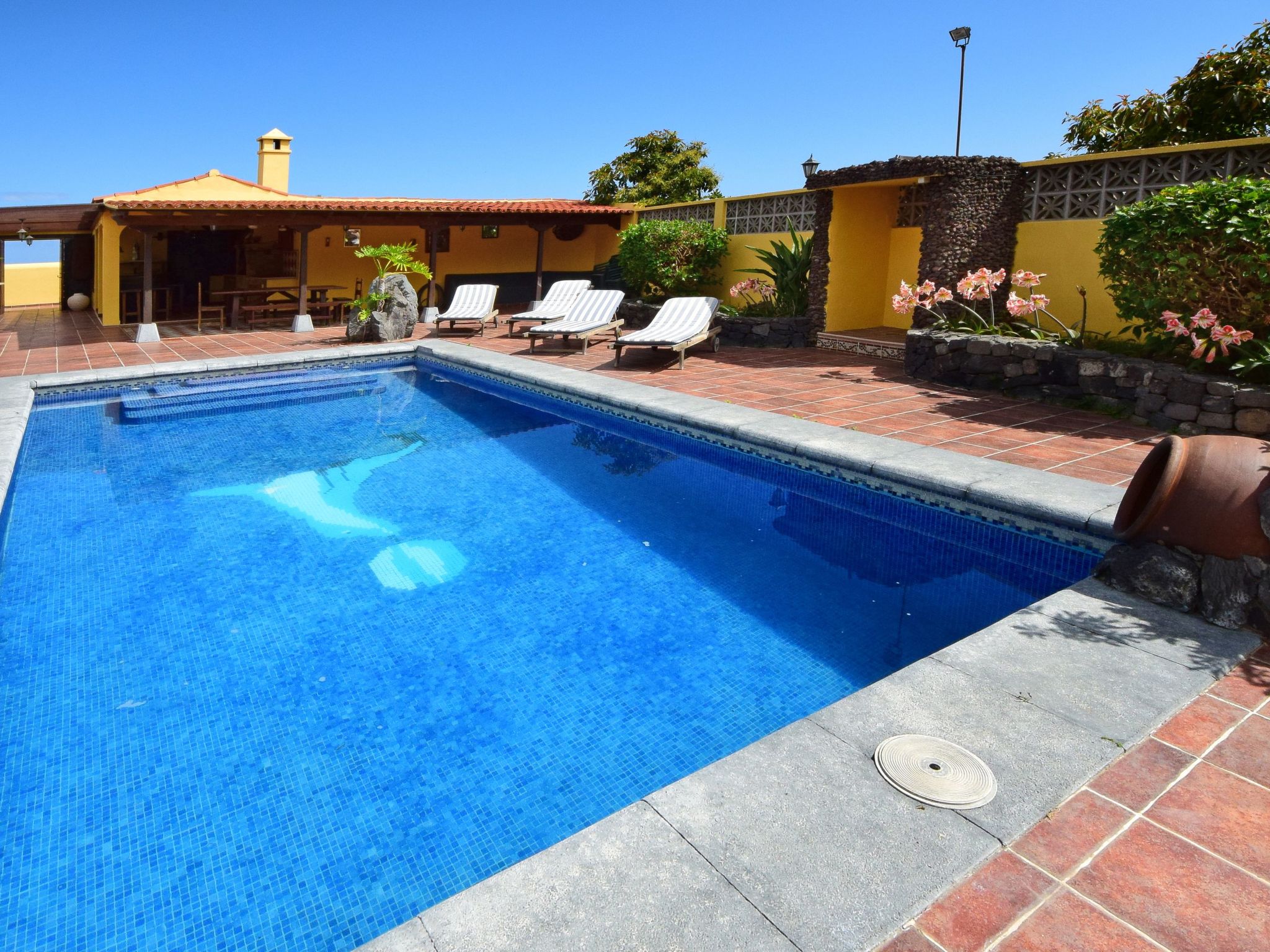 Photo of Haus Alina mit beheizbarem privatpool und barbecue