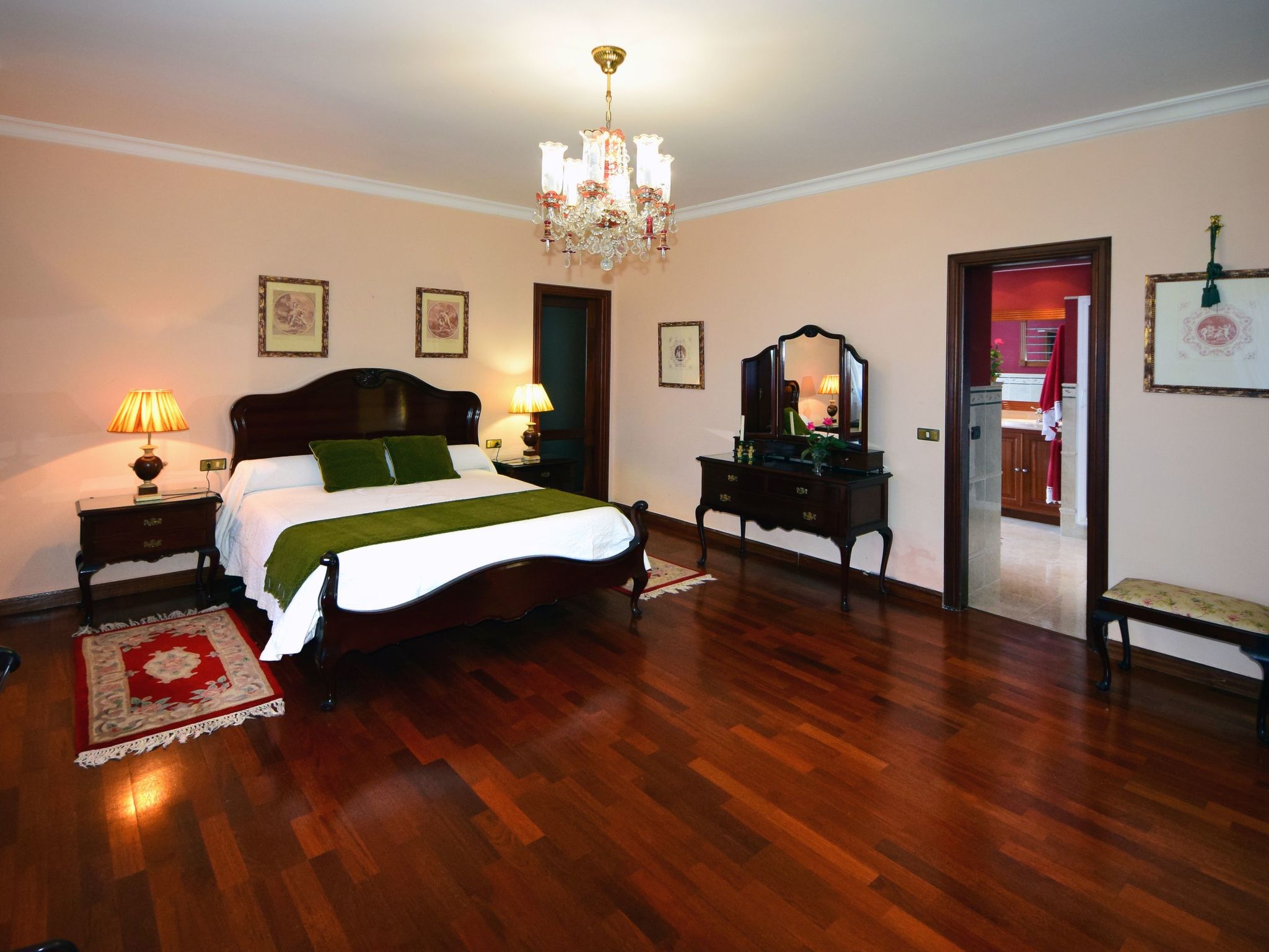 Haus Alina mit beheizbarem privatpool und barbecue-Inside