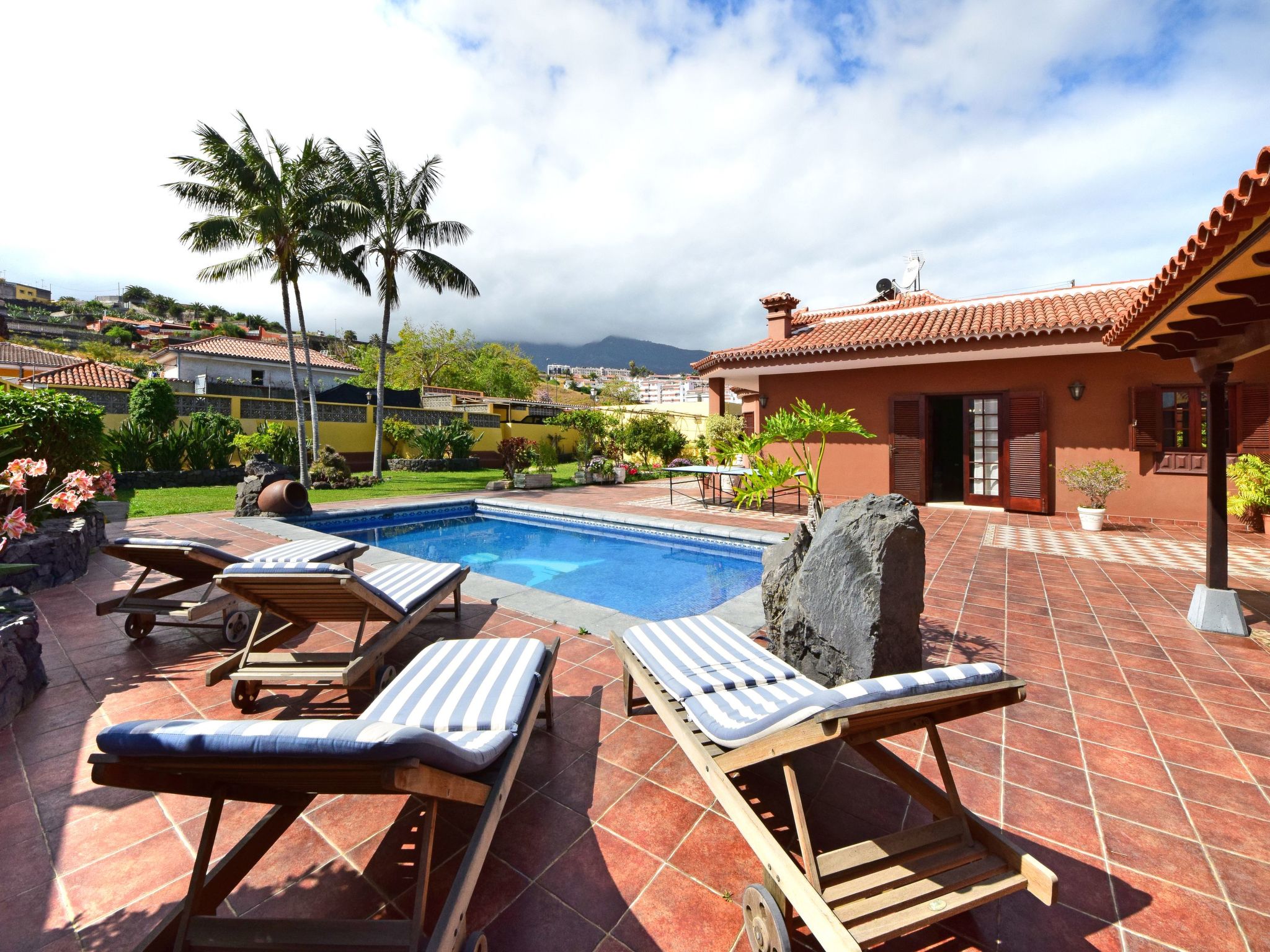 Photo of Haus Alina mit beheizbarem privatpool und barbecue