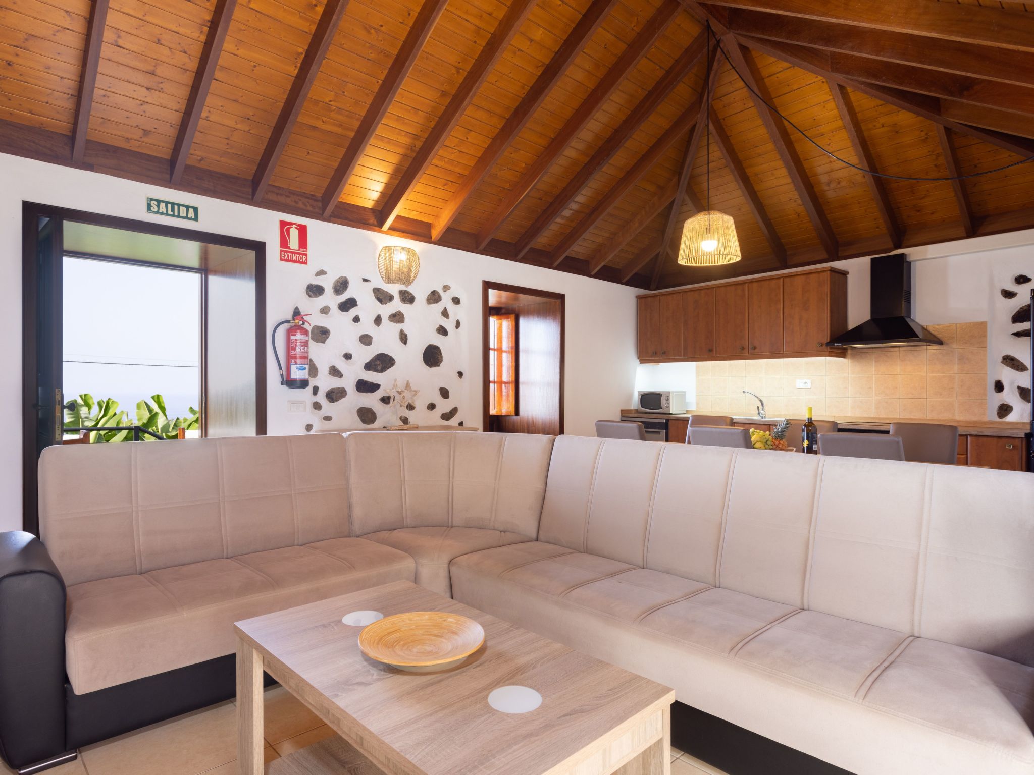 Cruz de los Martillos-Inside