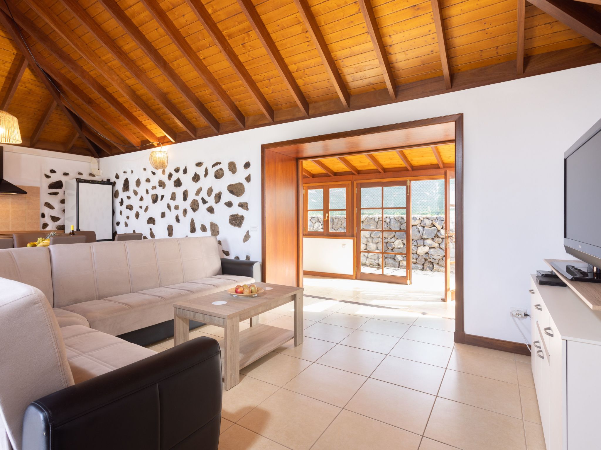 Cruz de los Martillos-Inside