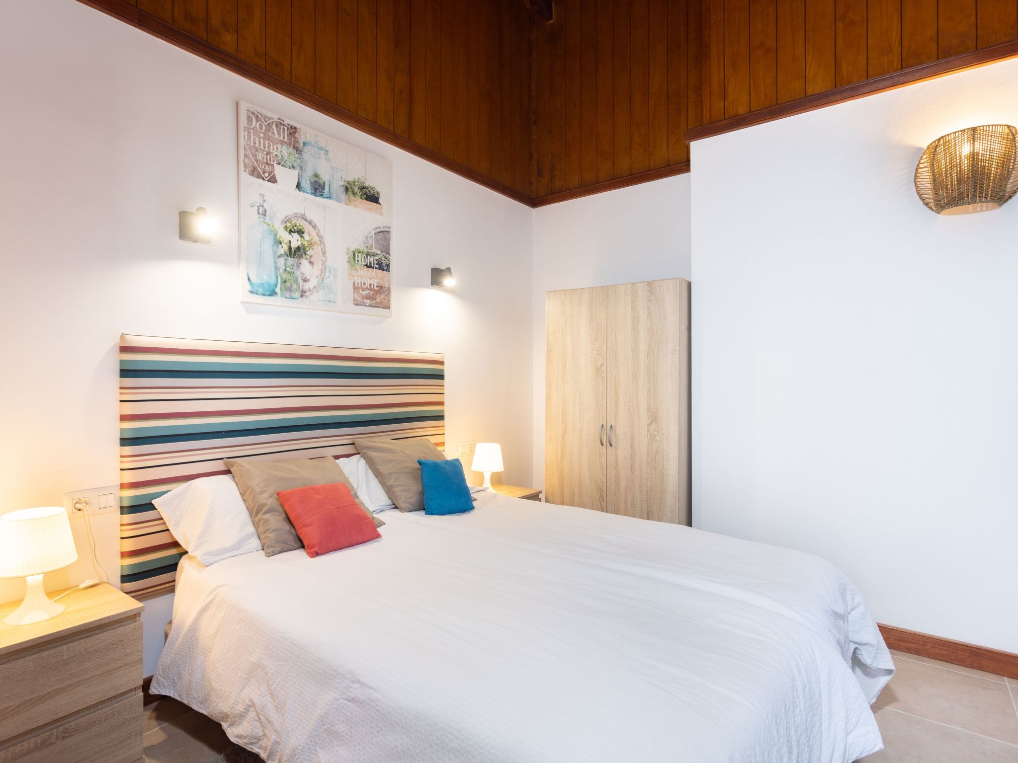 Cruz de los Martillos-Inside