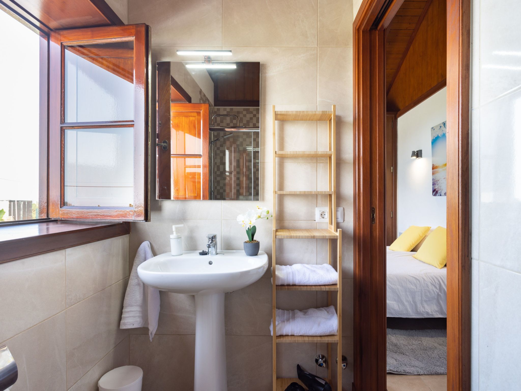 Cruz de los Martillos-Inside