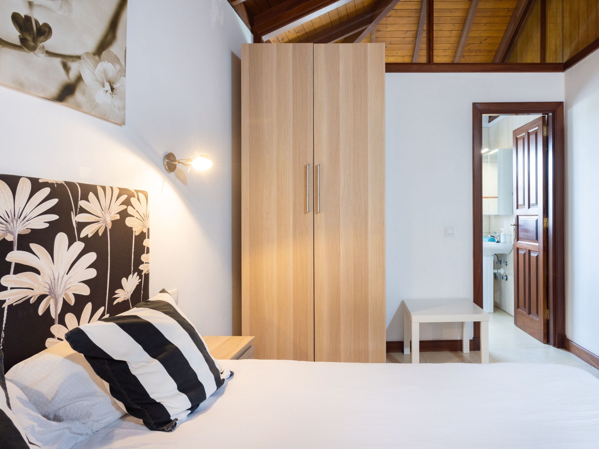 Cruz de los Martillos-Inside