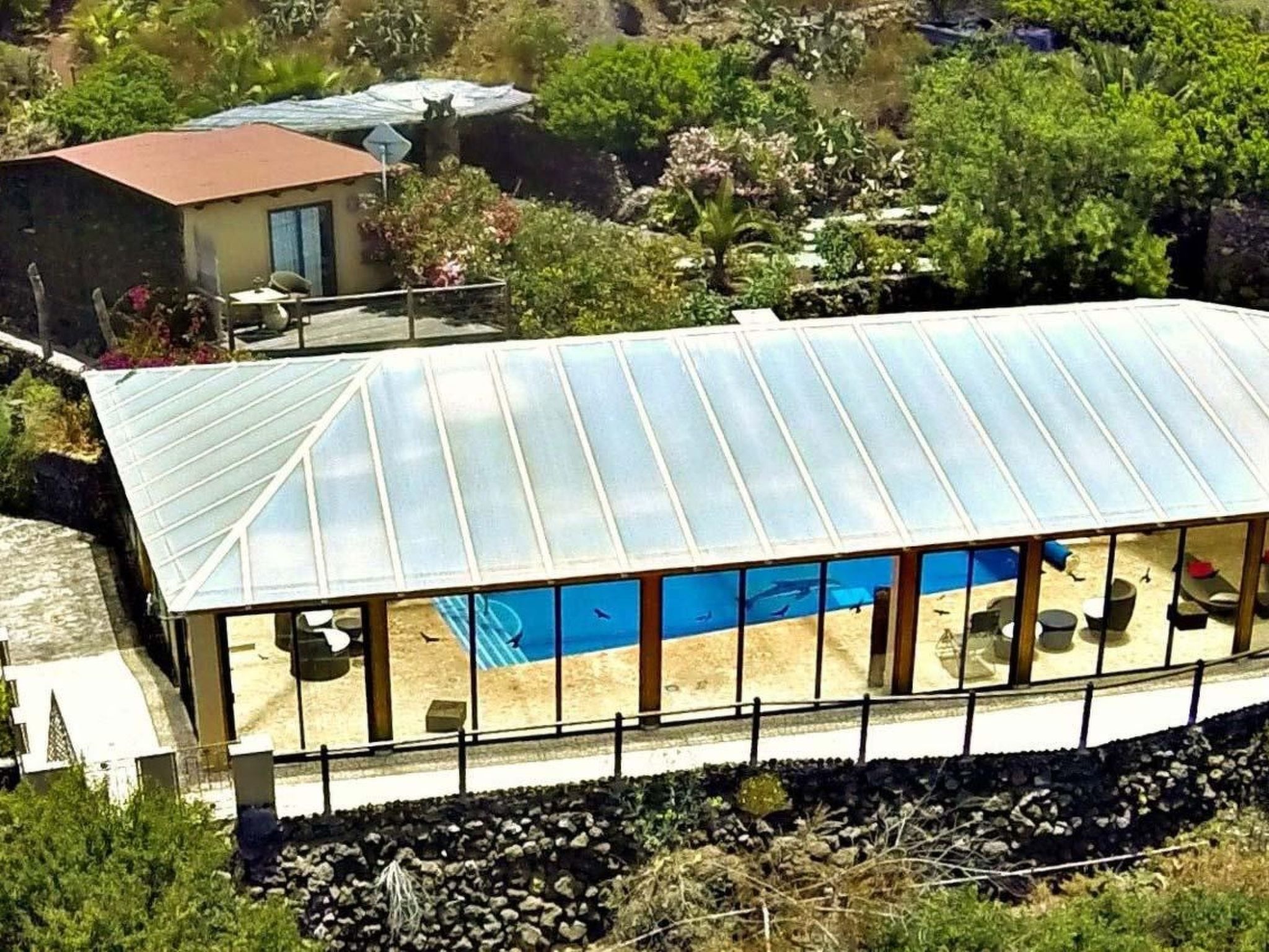 Geräumiges Ferienhaus mit Kaminofen und Terrasse-Image-tags.info