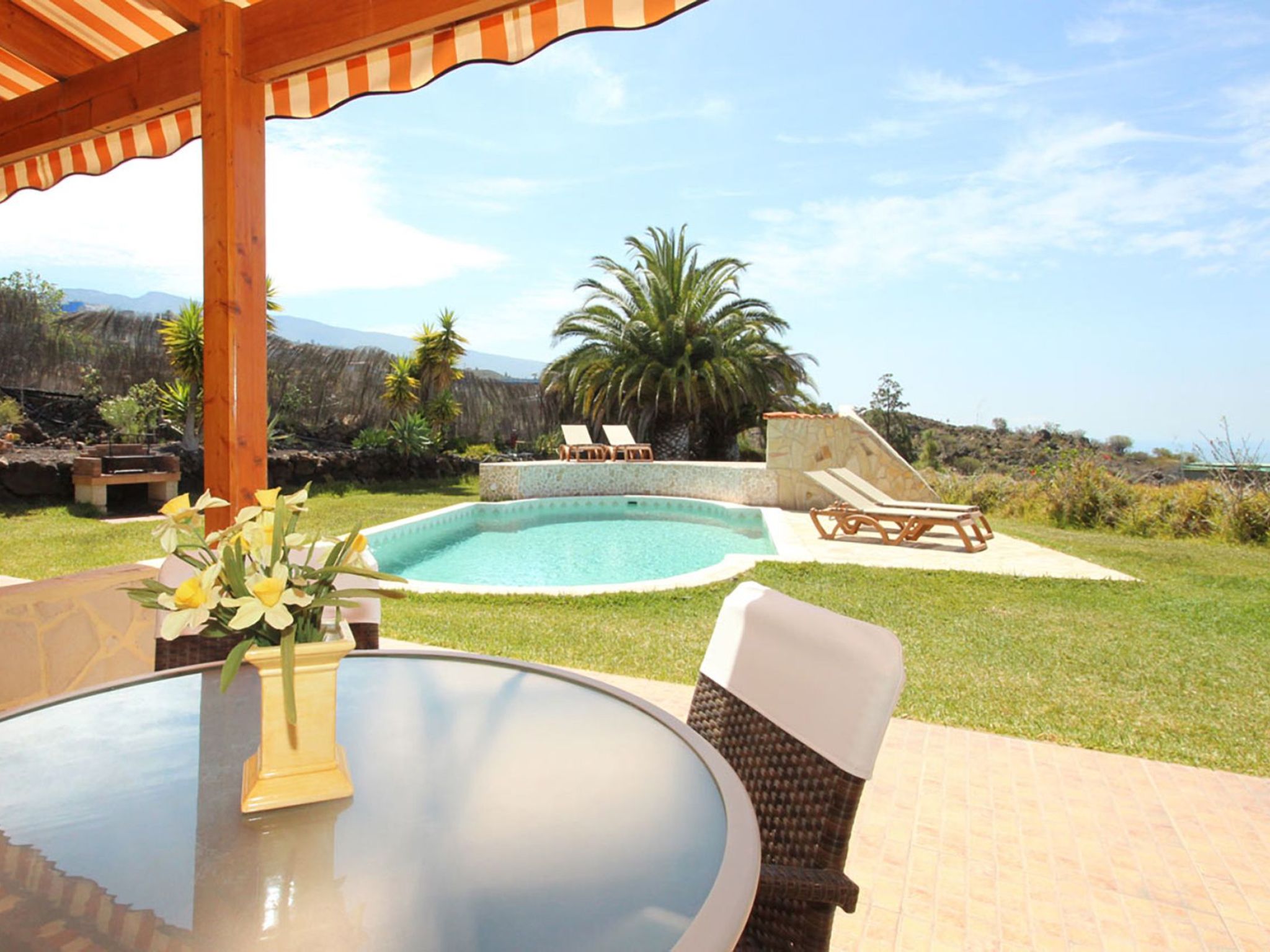 Wohnung Paloma mit Terrasse und Gemeinschaftspool-Image-tags.info