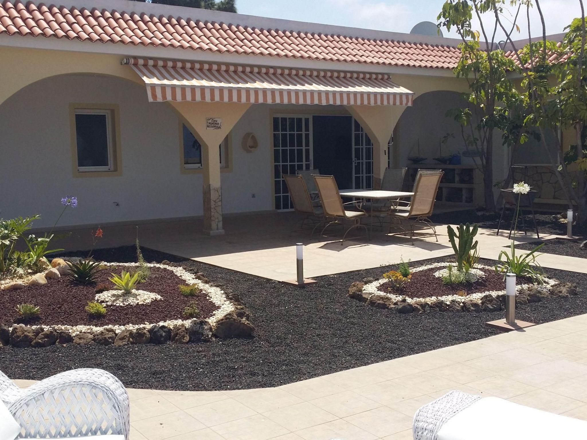 Apartment mit Terrasse, Pool und Garten-Image-tags.info