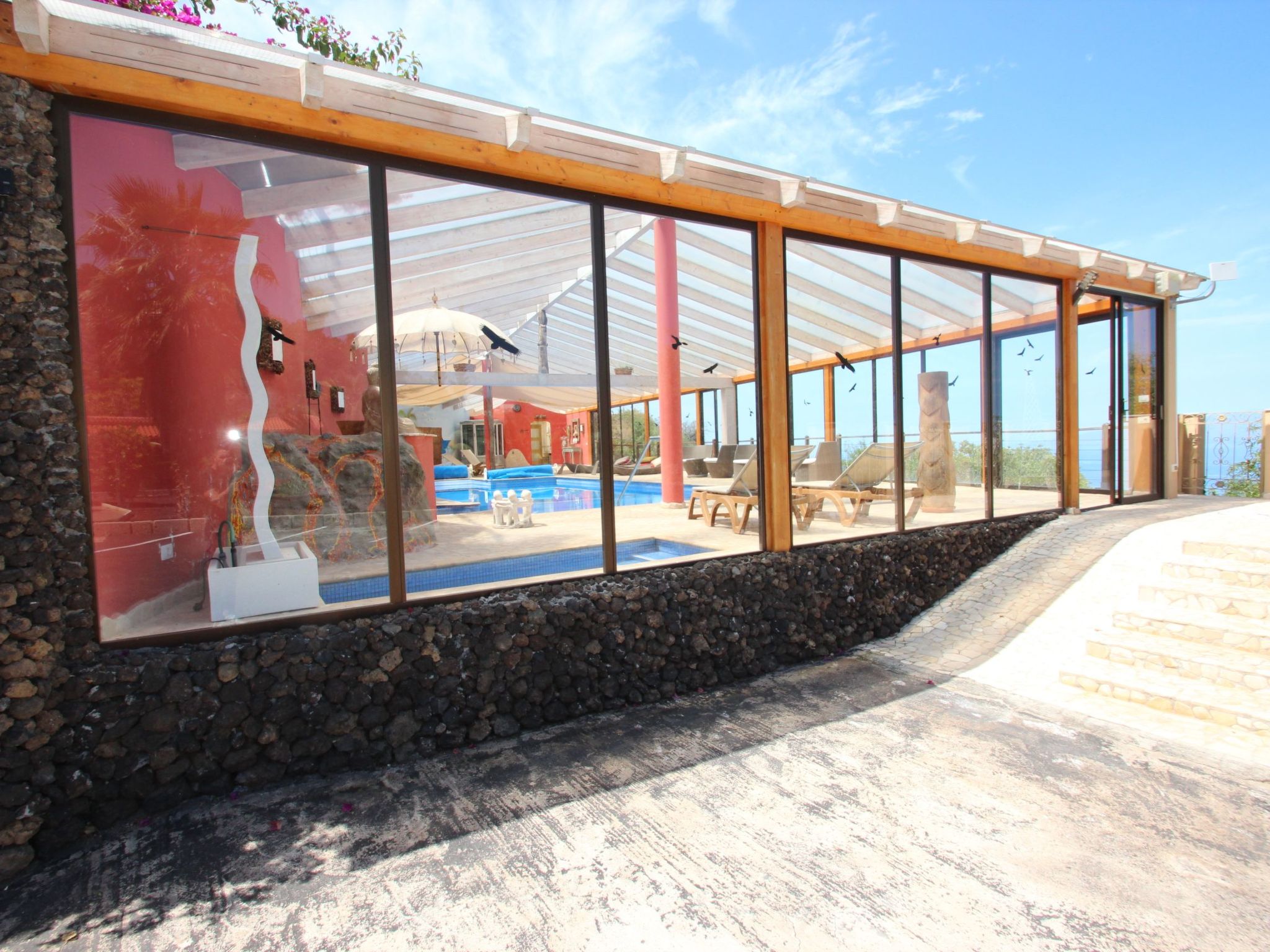 Apartment mit Terrasse, Pool und Garten-Image-tags.info