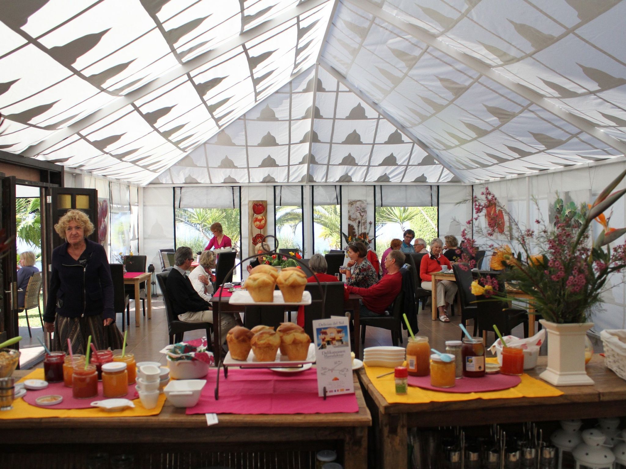 Apartment mit Terrasse, Pool und Garten-Image-tags.info