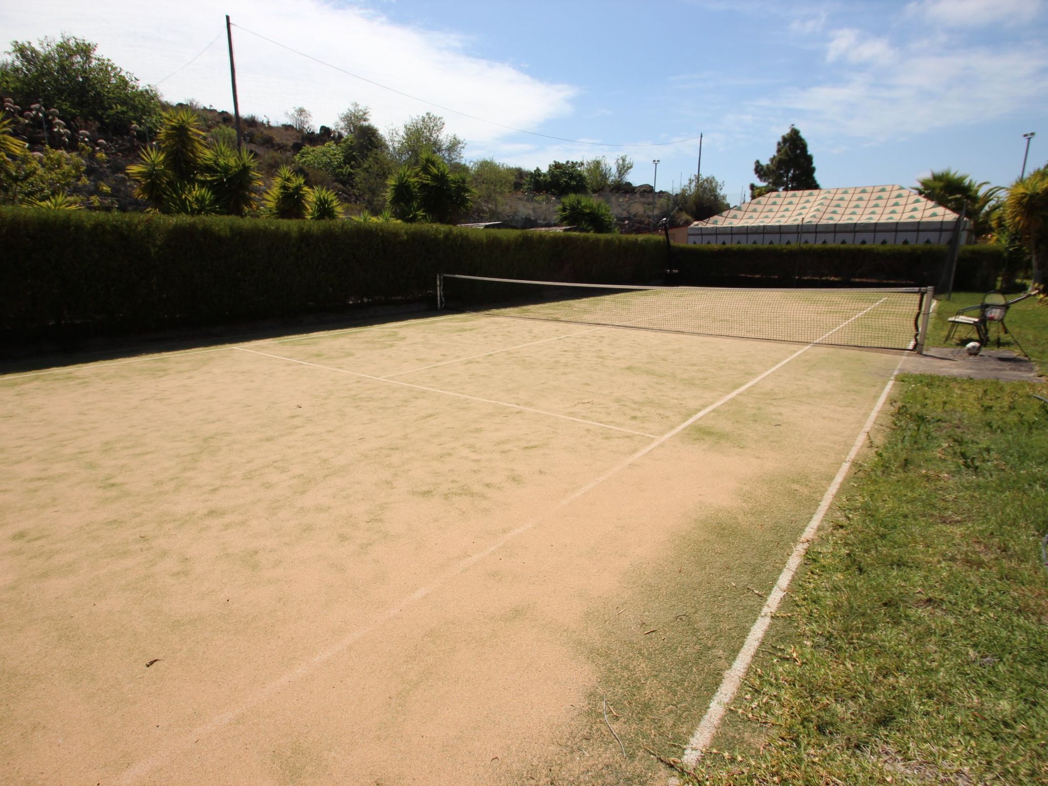 Apartment mit Terrasse, Pool und Garten-Image-tags.info