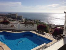 Wohnung mit Aussicht, Terrasse und Schwimmbad