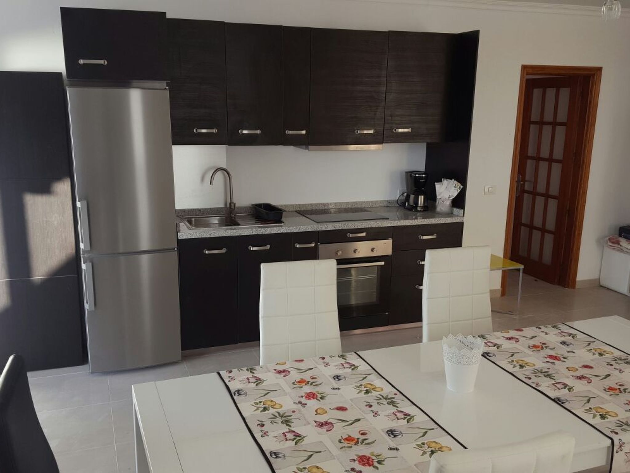 Wohnung mit Aussicht, Terrasse und Schwimmbad-Dedans