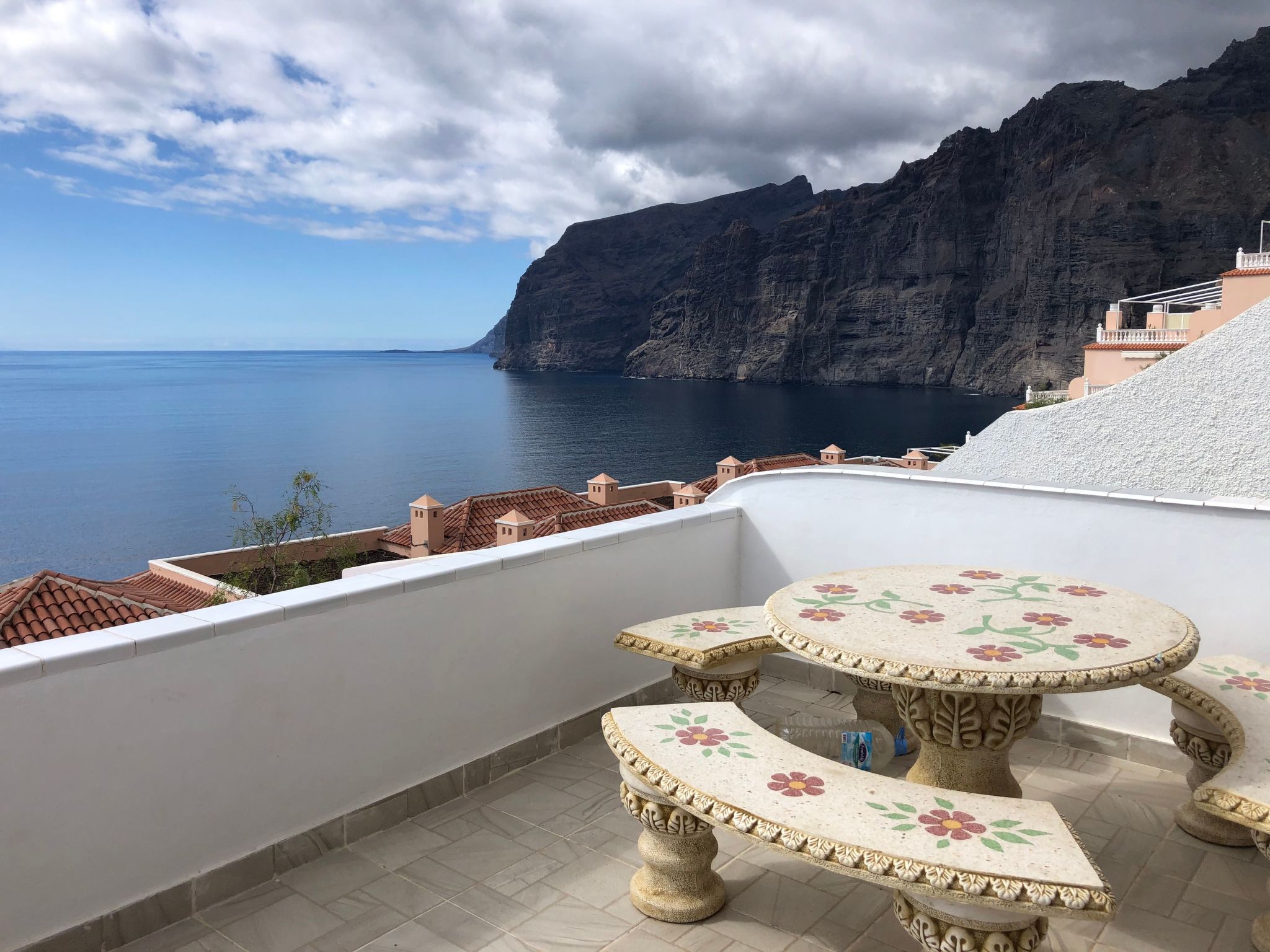 Wohnung mit Aussicht, Terrasse und Schwimmbad-Dedans