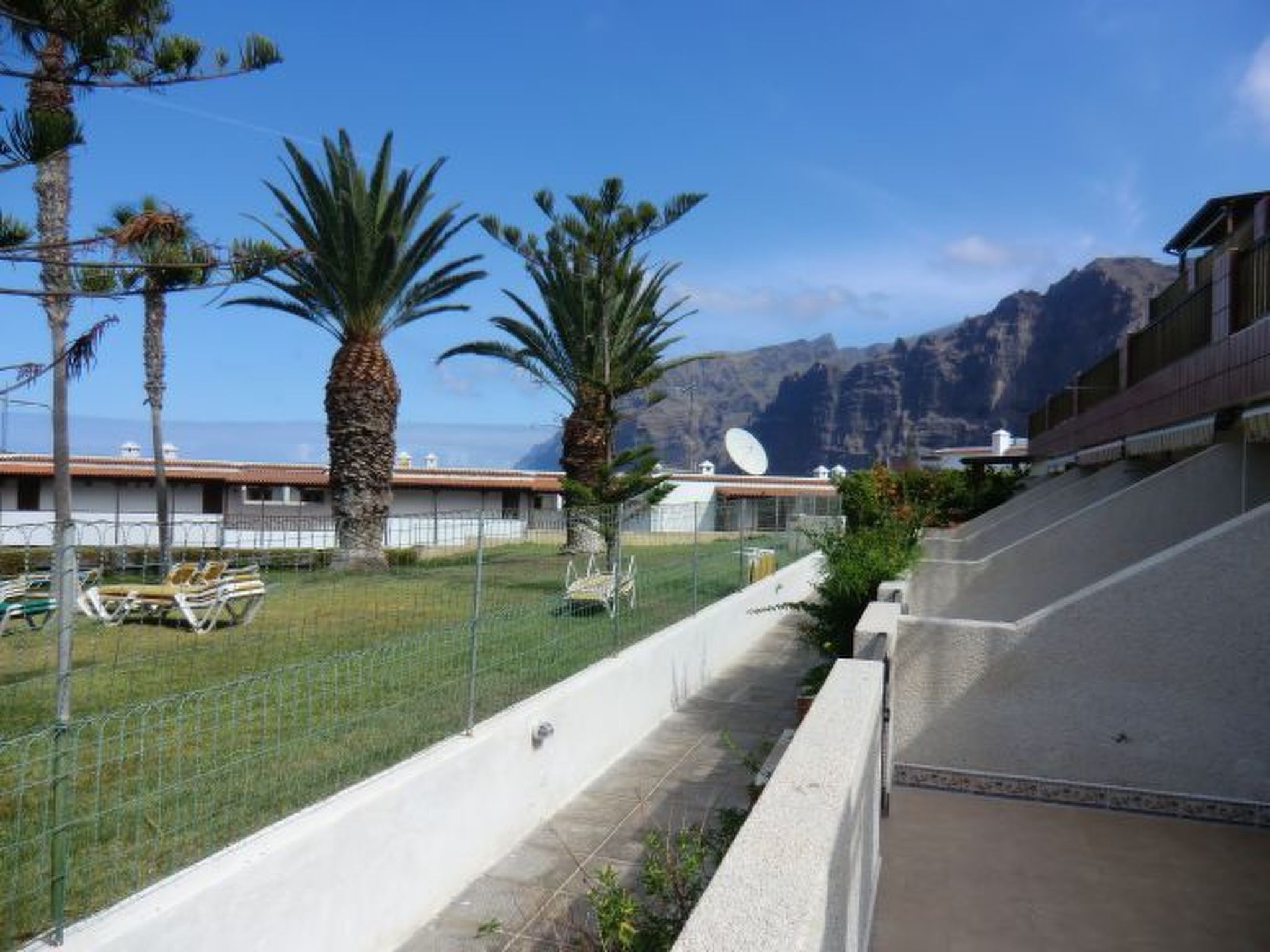 Photo of Ruhige Ferienwohnung mit Pool und Meerblick