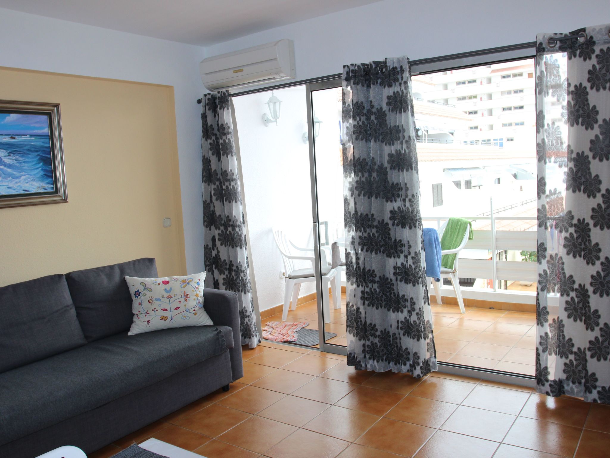 Große Wohnung in Puerto De Santiago und Meerblick-Image-tags.info