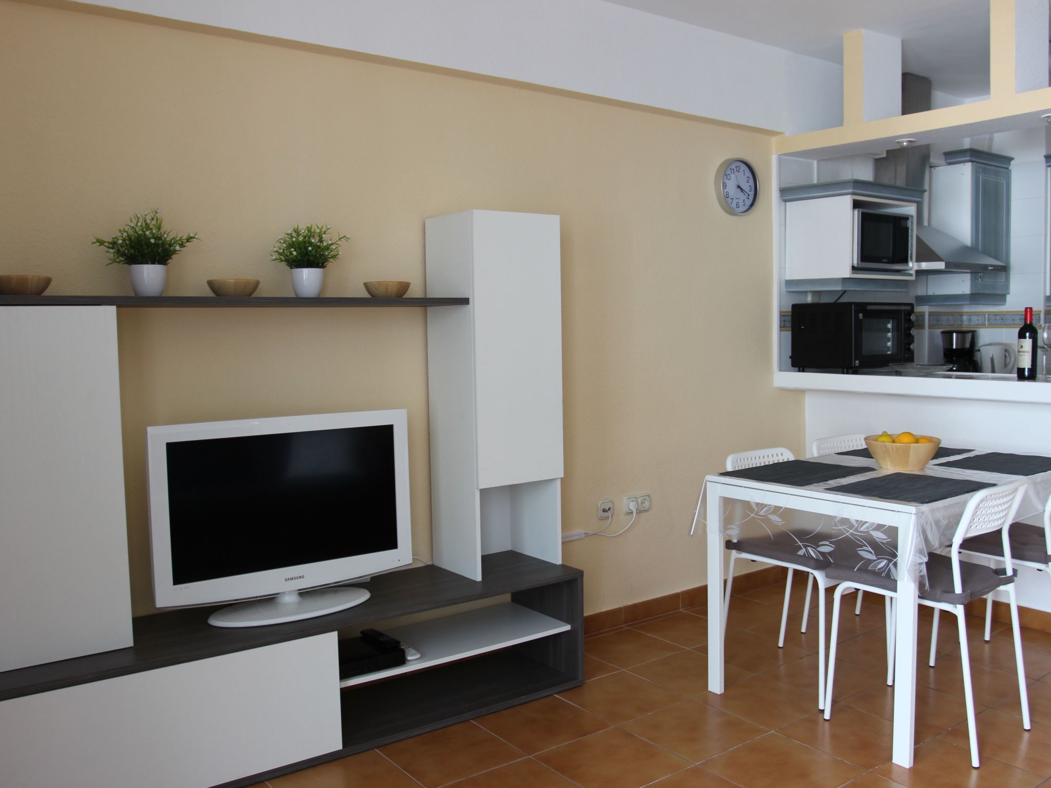 Große Wohnung in Puerto De Santiago und Meerblick-Image-tags.info