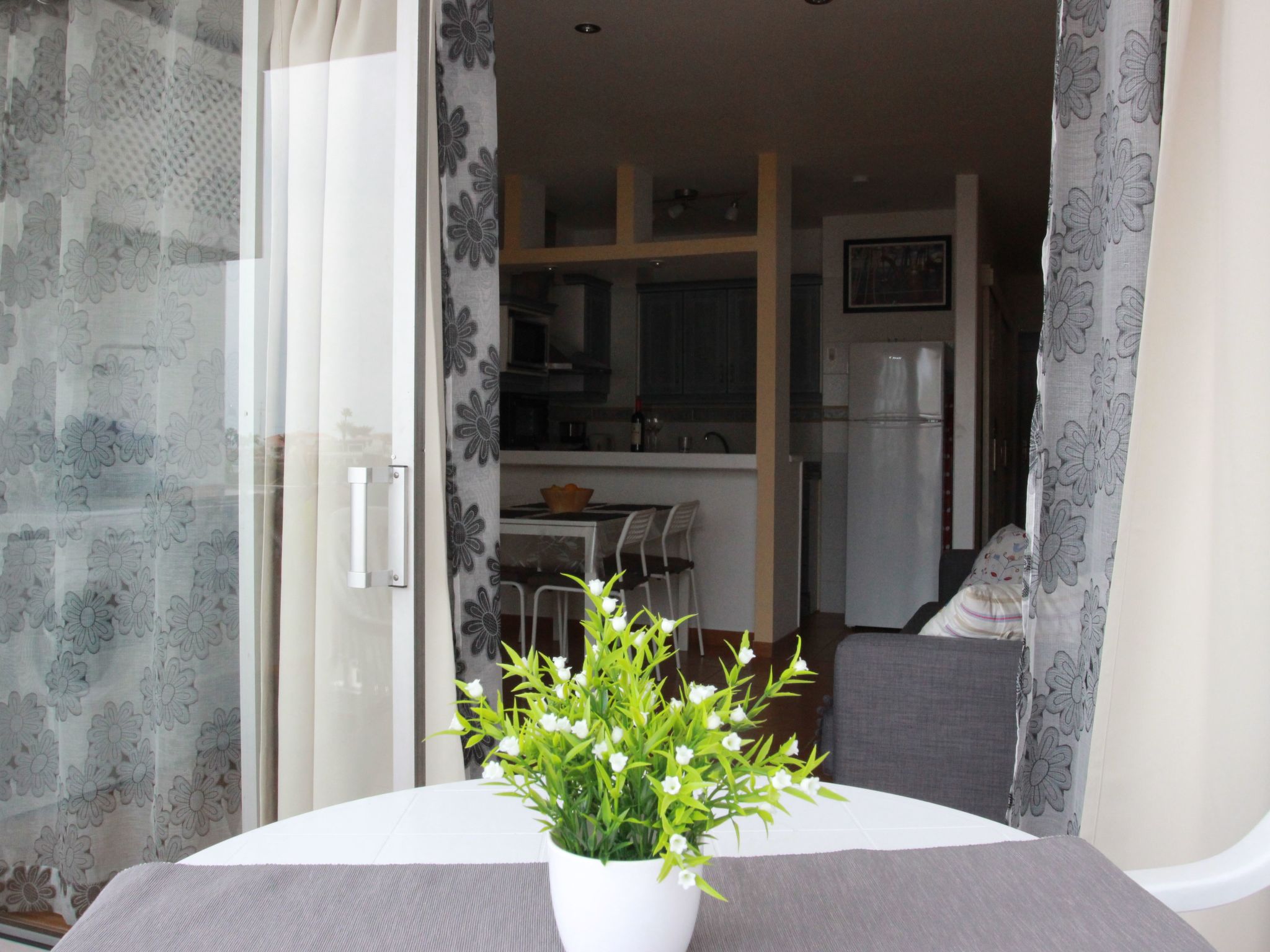 Große Wohnung in Puerto De Santiago und Meerblick-Image-tags.info