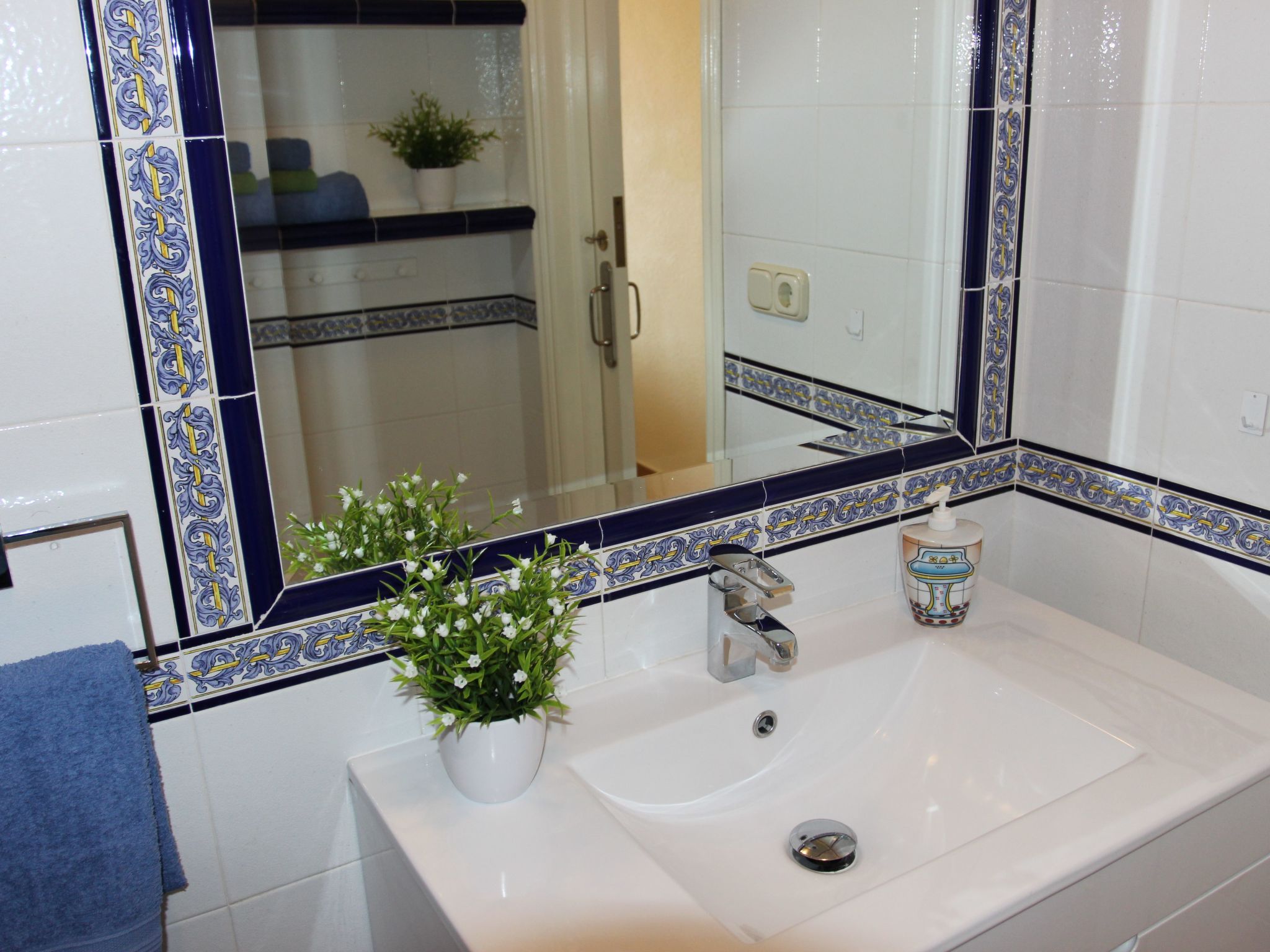 Große Wohnung in Puerto De Santiago und Meerblick-Image-tags.info