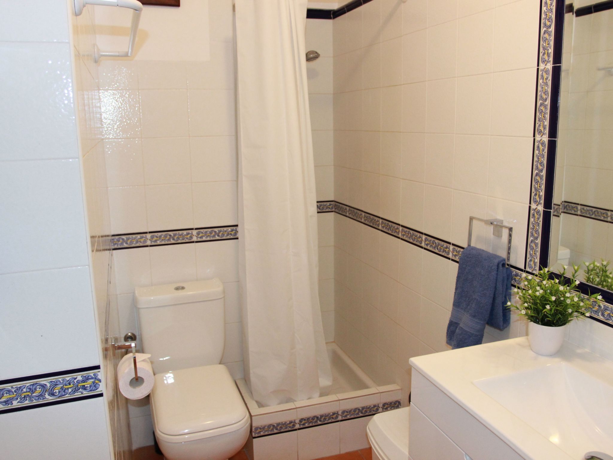 Große Wohnung in Puerto De Santiago und Meerblick-Image-tags.info