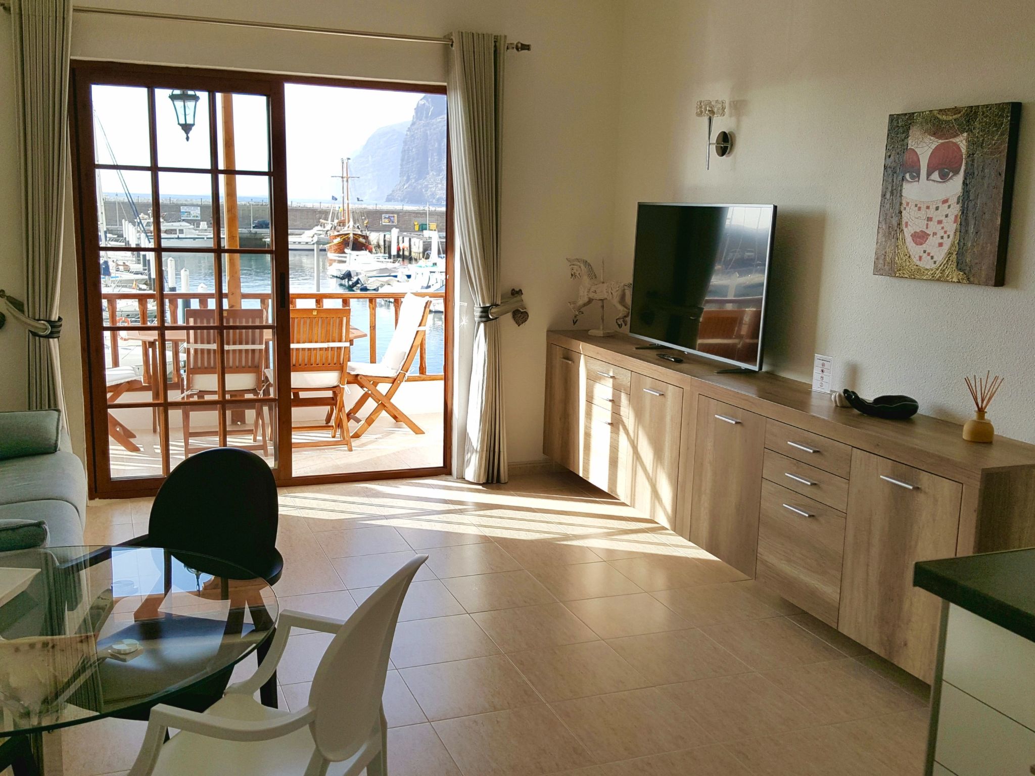 Wohnung mit Aussicht auf Meer und Klippen-Binnen