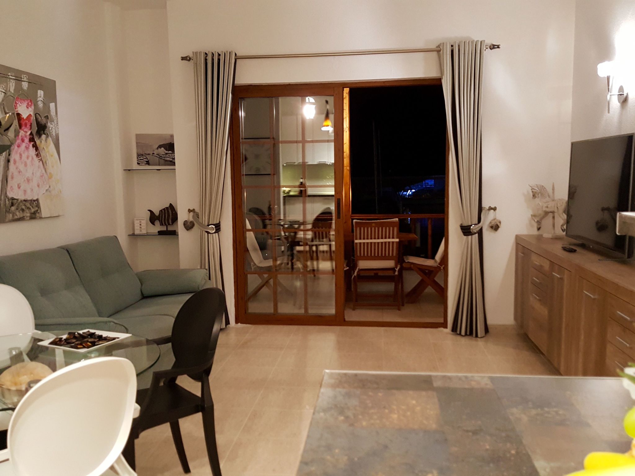 Wohnung mit Aussicht auf Meer und Klippen-Binnen