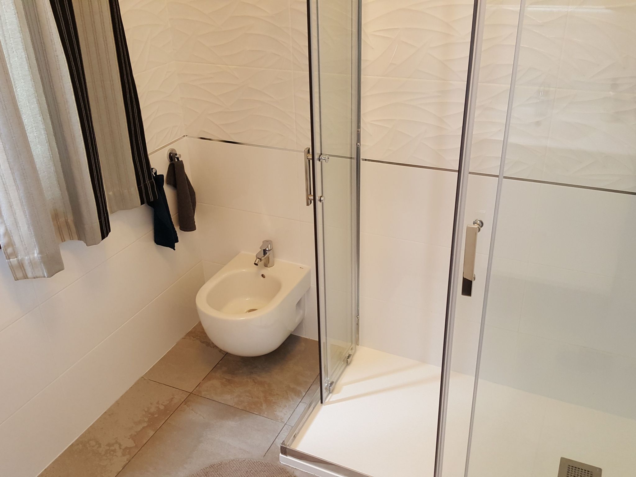 Wohnung mit Aussicht auf Meer und Klippen-Binnen