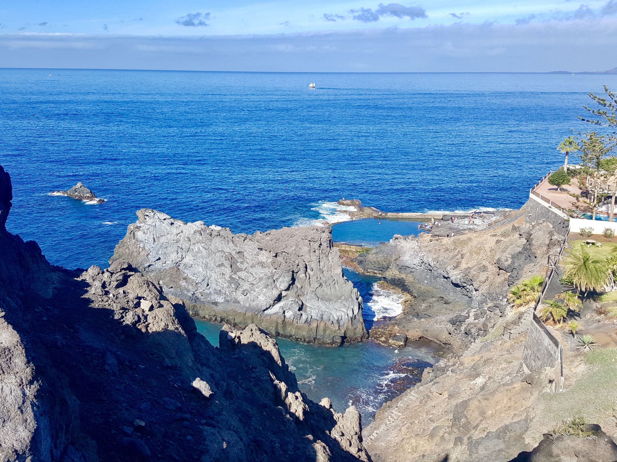 Photo of Wohnung mit Aussicht auf Meer und Klippen