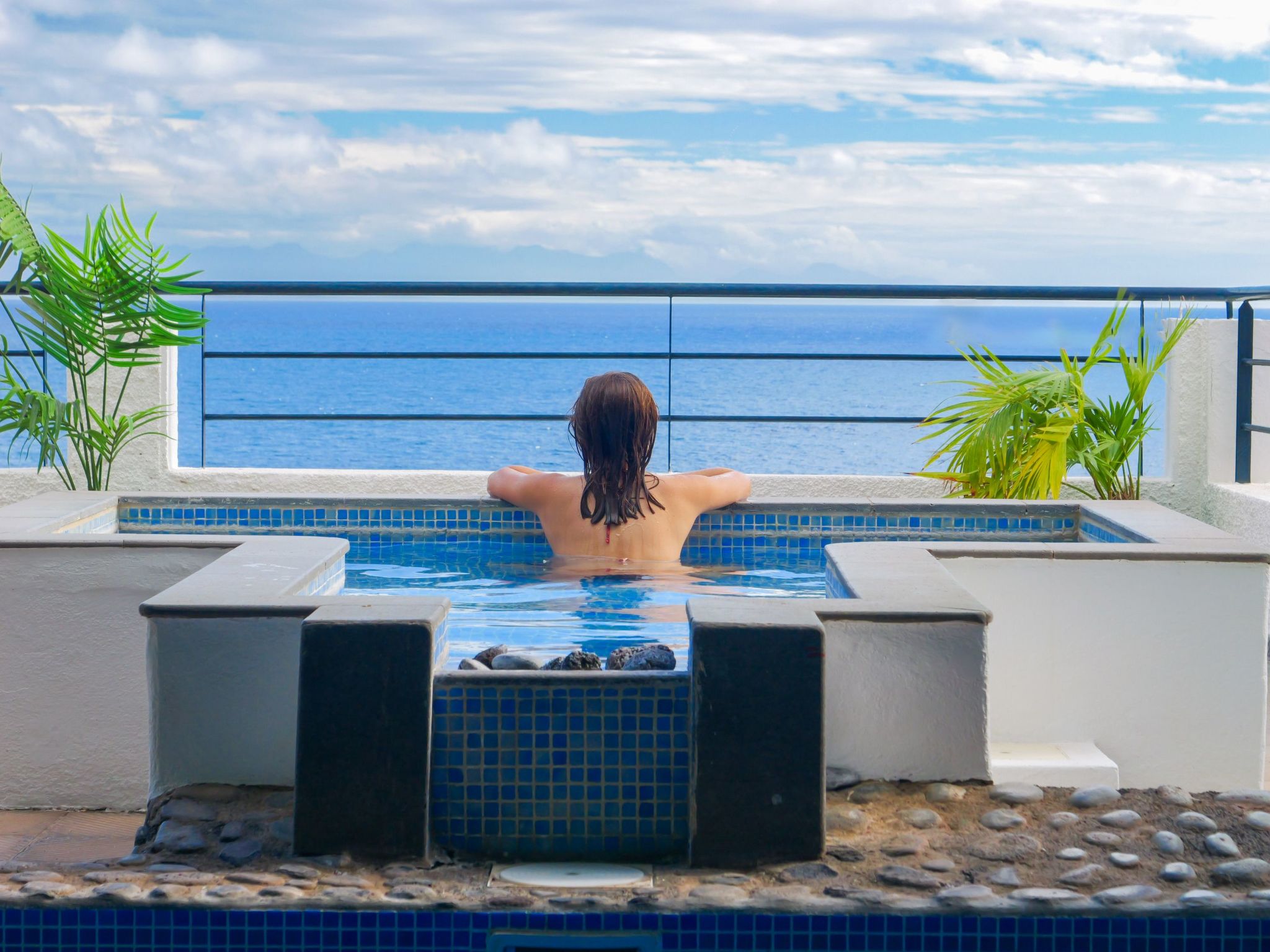 Zweitstöckiges Ferienvilla mit Terrassen, Pool, Sauna sowie herrlichem Berg- un-Outside