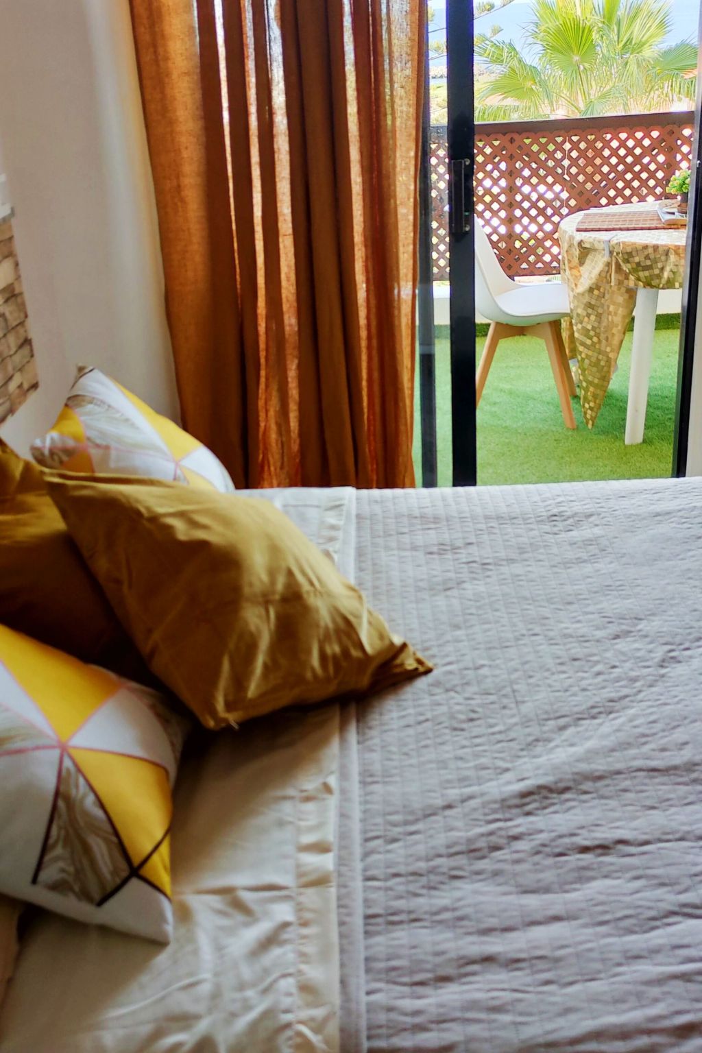 Studio mit beheiztem Pool-Image-tags.info