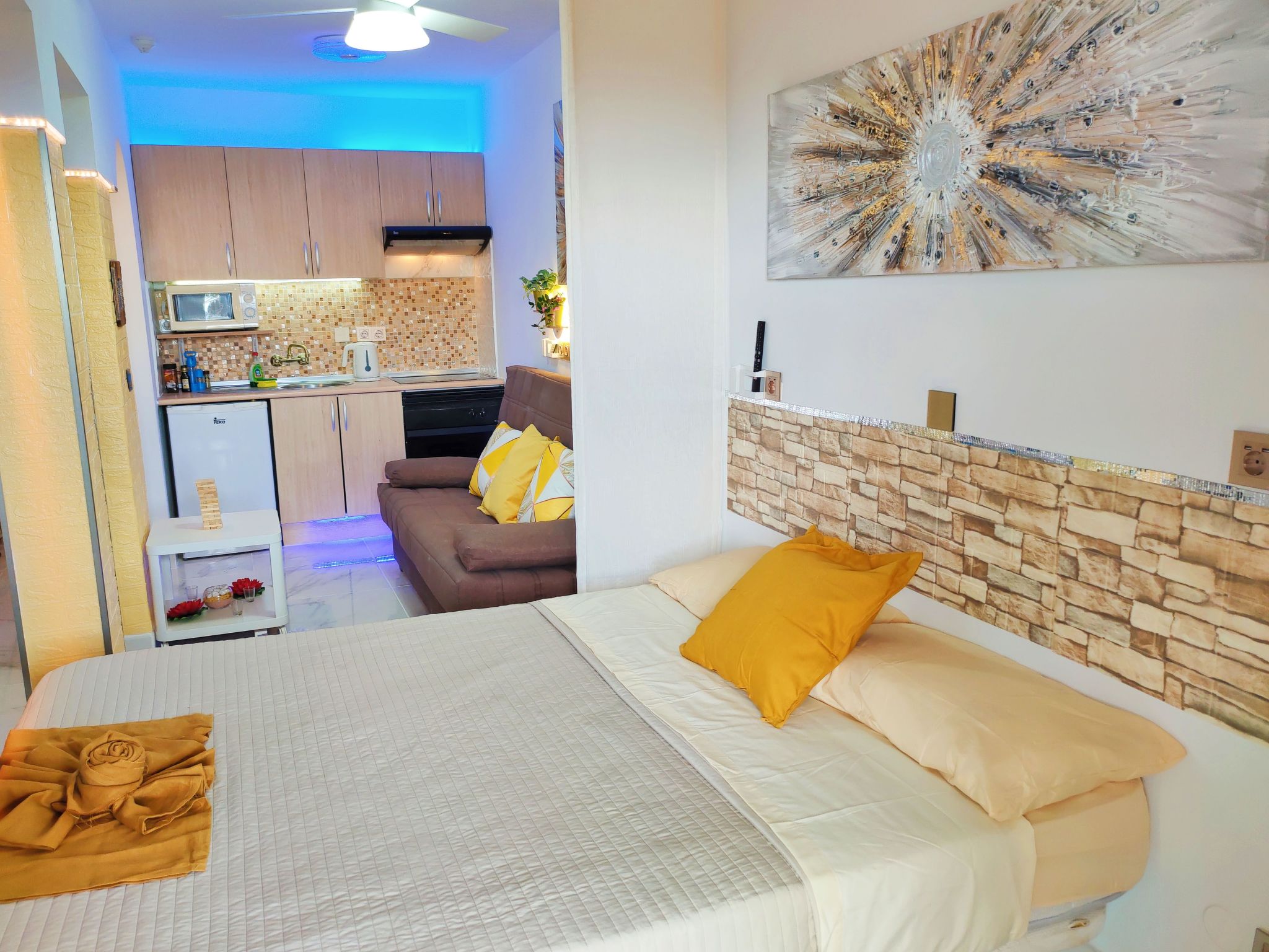 Studio mit beheiztem Pool-Image-tags.info