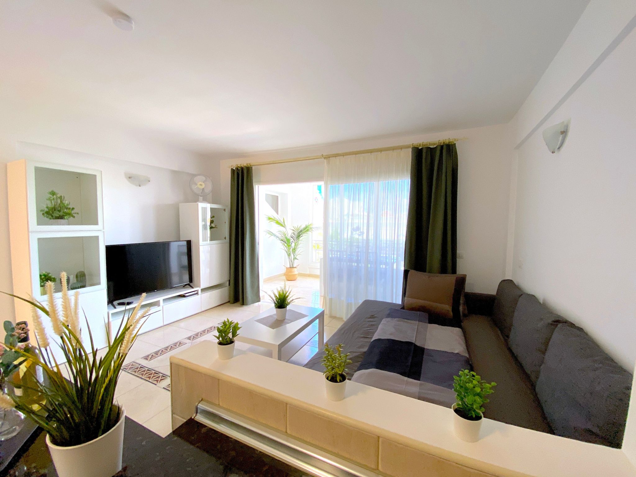 Appartement in Oasis Del Sur mit Beheiztem gemeinsamem Pool-Image-tags.info