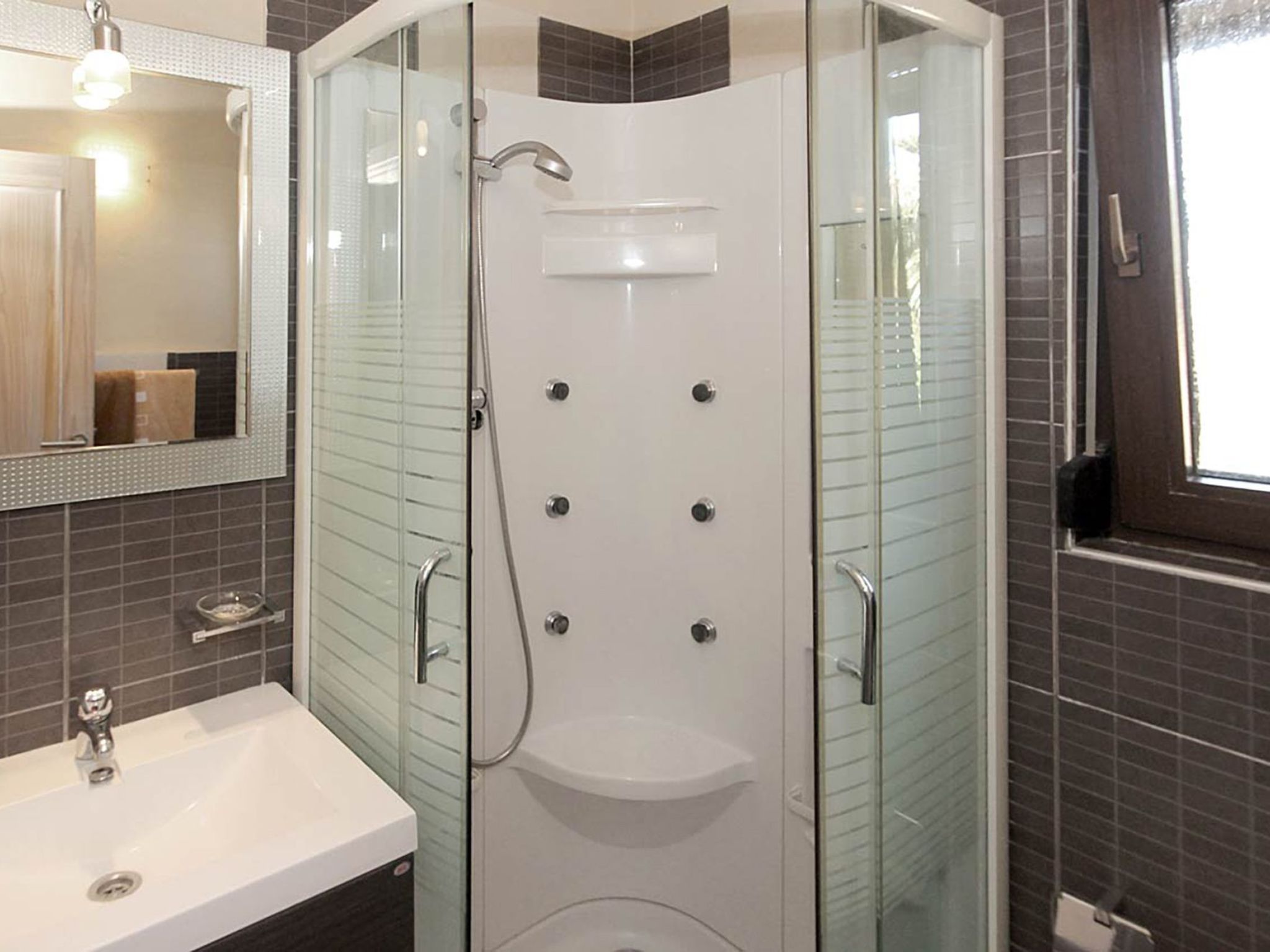 Kleines Ferienhaus mit Terrasse für zwei Personen-Image-tags.info