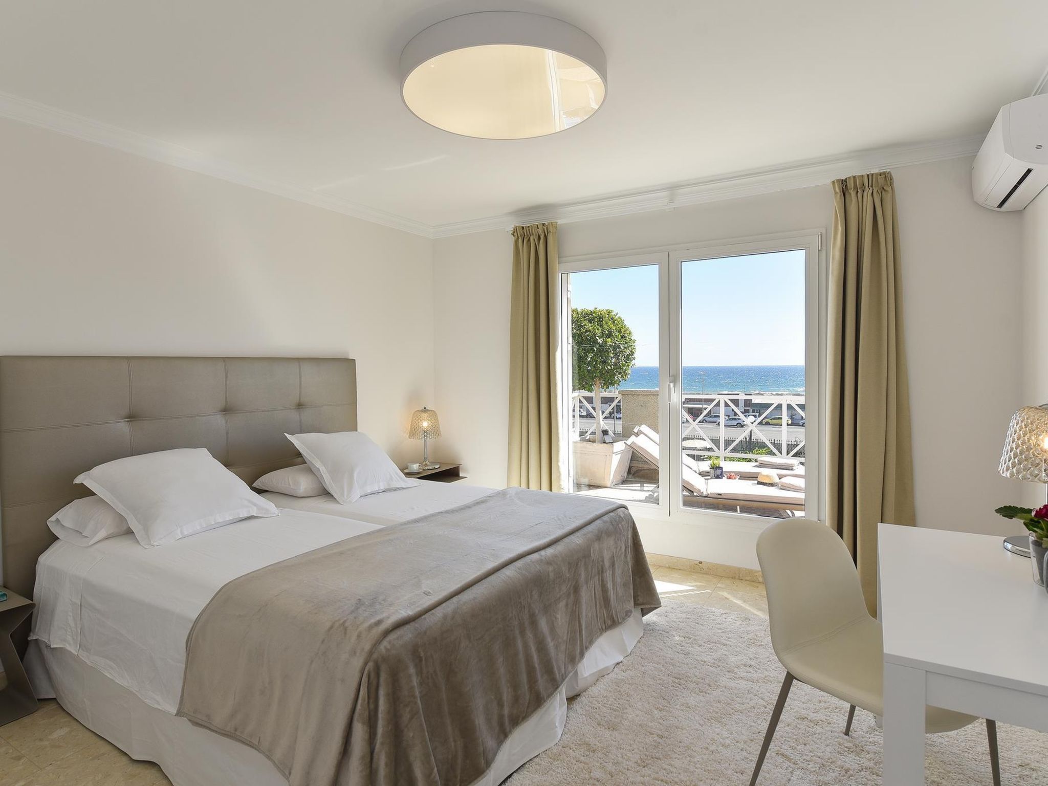 Photo of Chalet Santa Ana 19