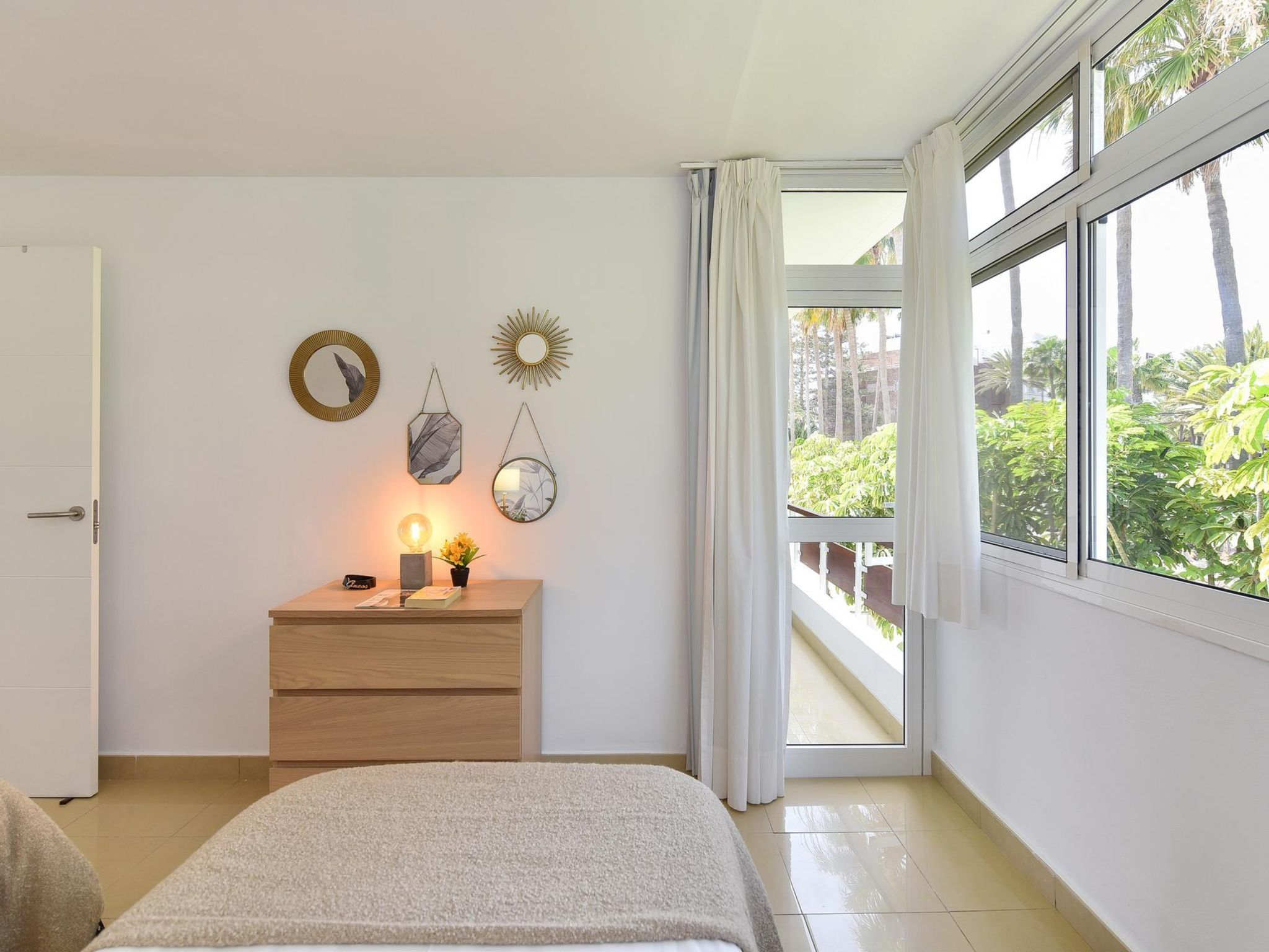 Photo of Charca CM18