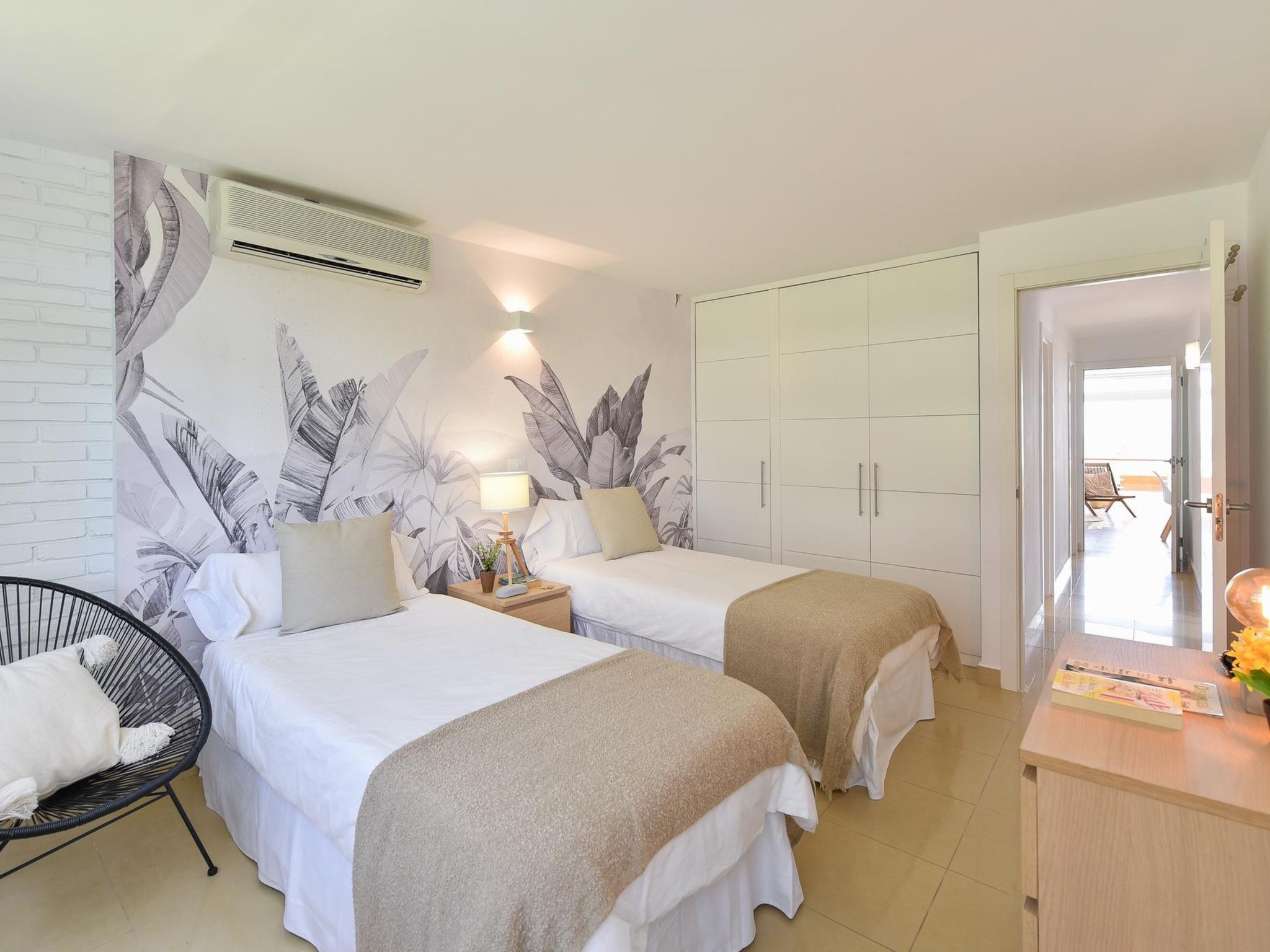 Photo of Charca CM18